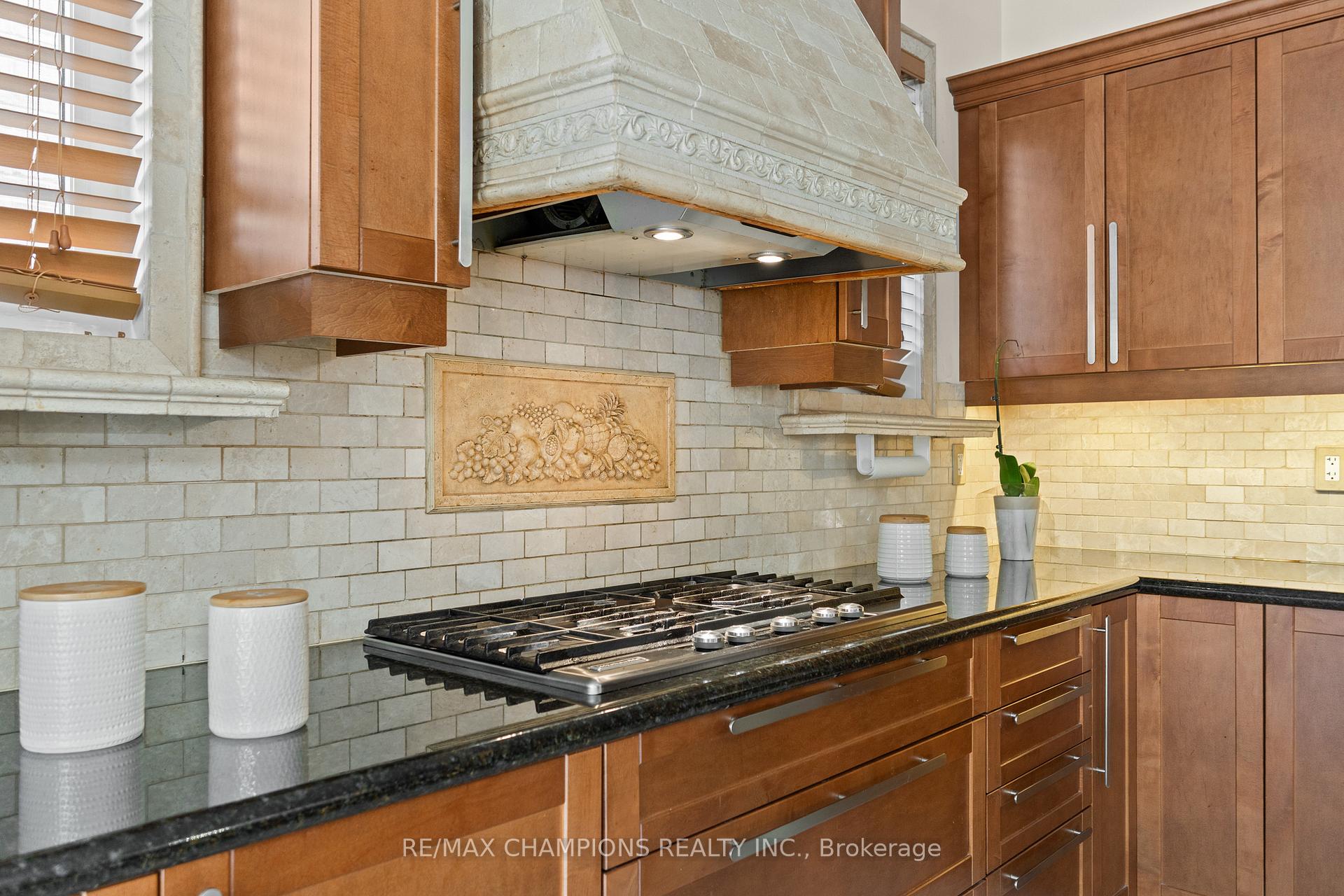 Photo 14 of 96 Wardlaw Place, Vaughan, Vellore Village — HOMEH