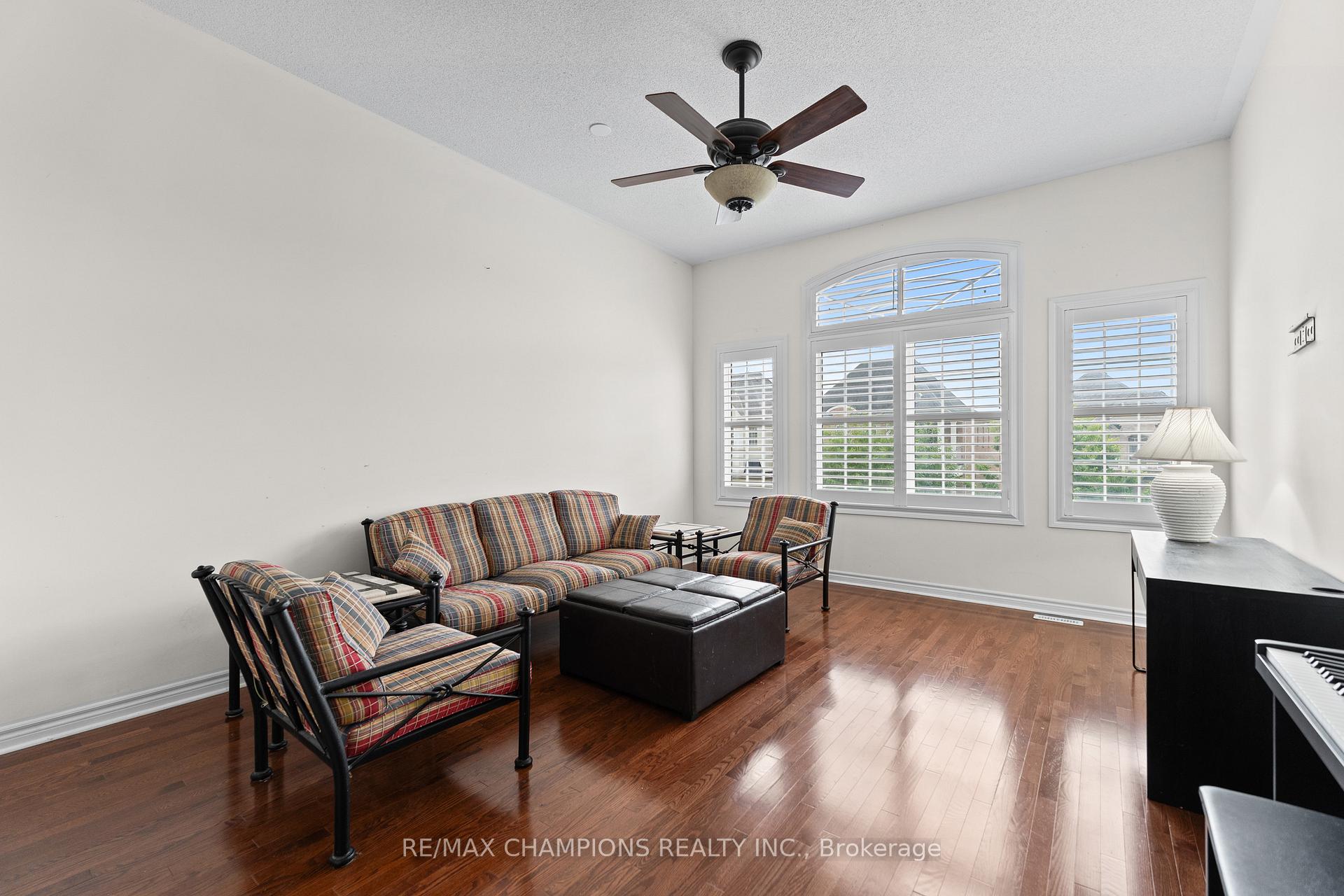 Photo 24 of 96 Wardlaw Place, Vaughan, Vellore Village — HOMEH