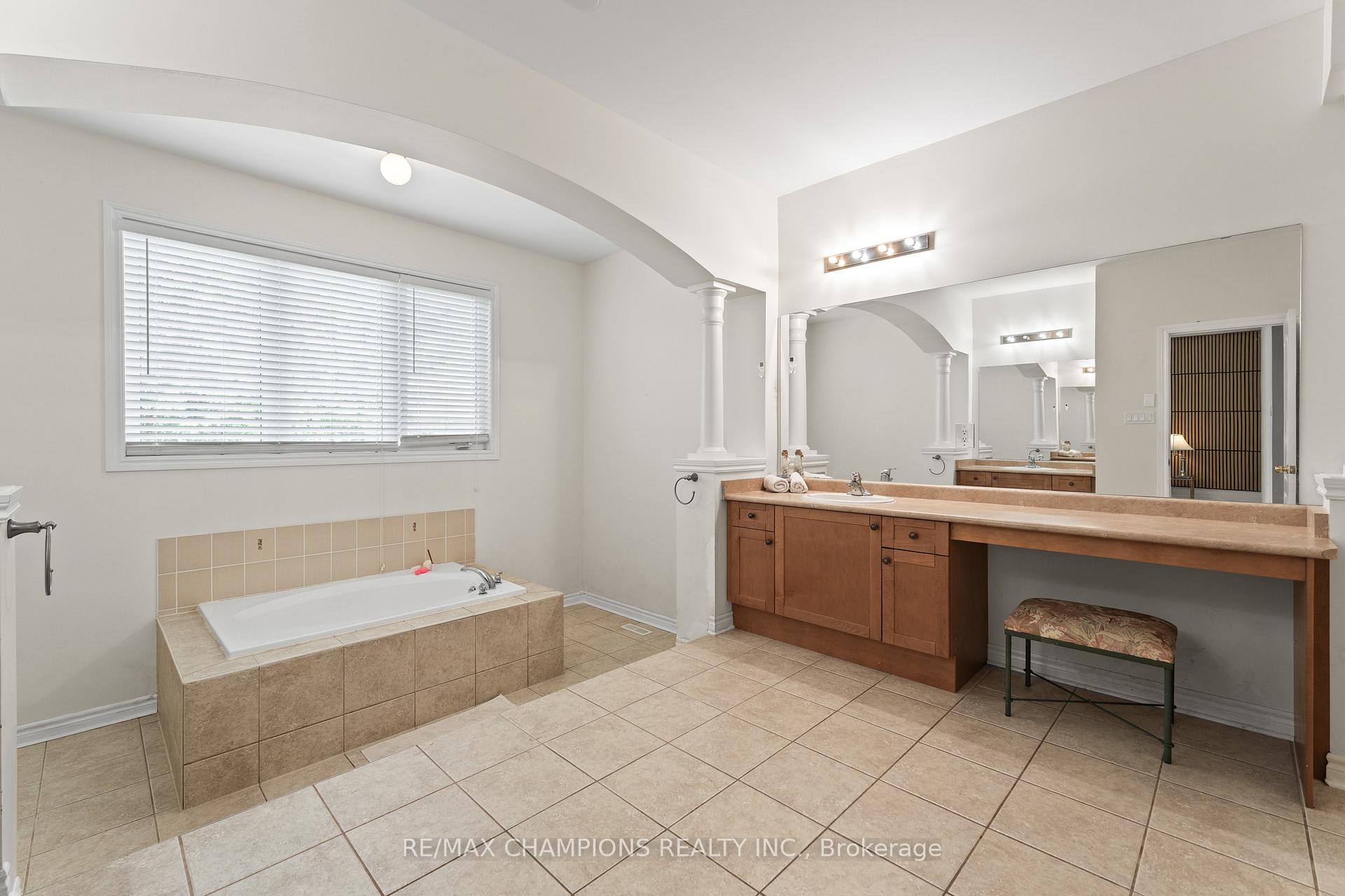Photo 30 of 96 Wardlaw Place, Vaughan, Vellore Village — HOMEH