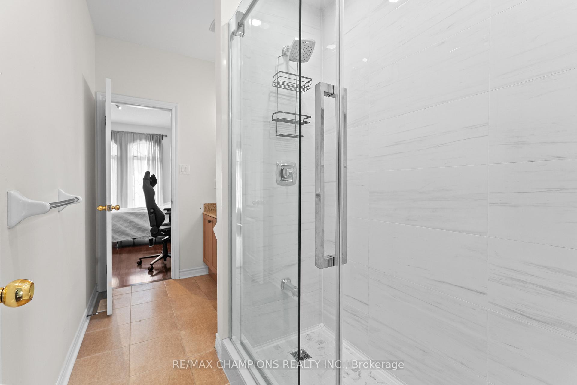 Photo 38 of 96 Wardlaw Place, Vaughan, Vellore Village — HOMEH