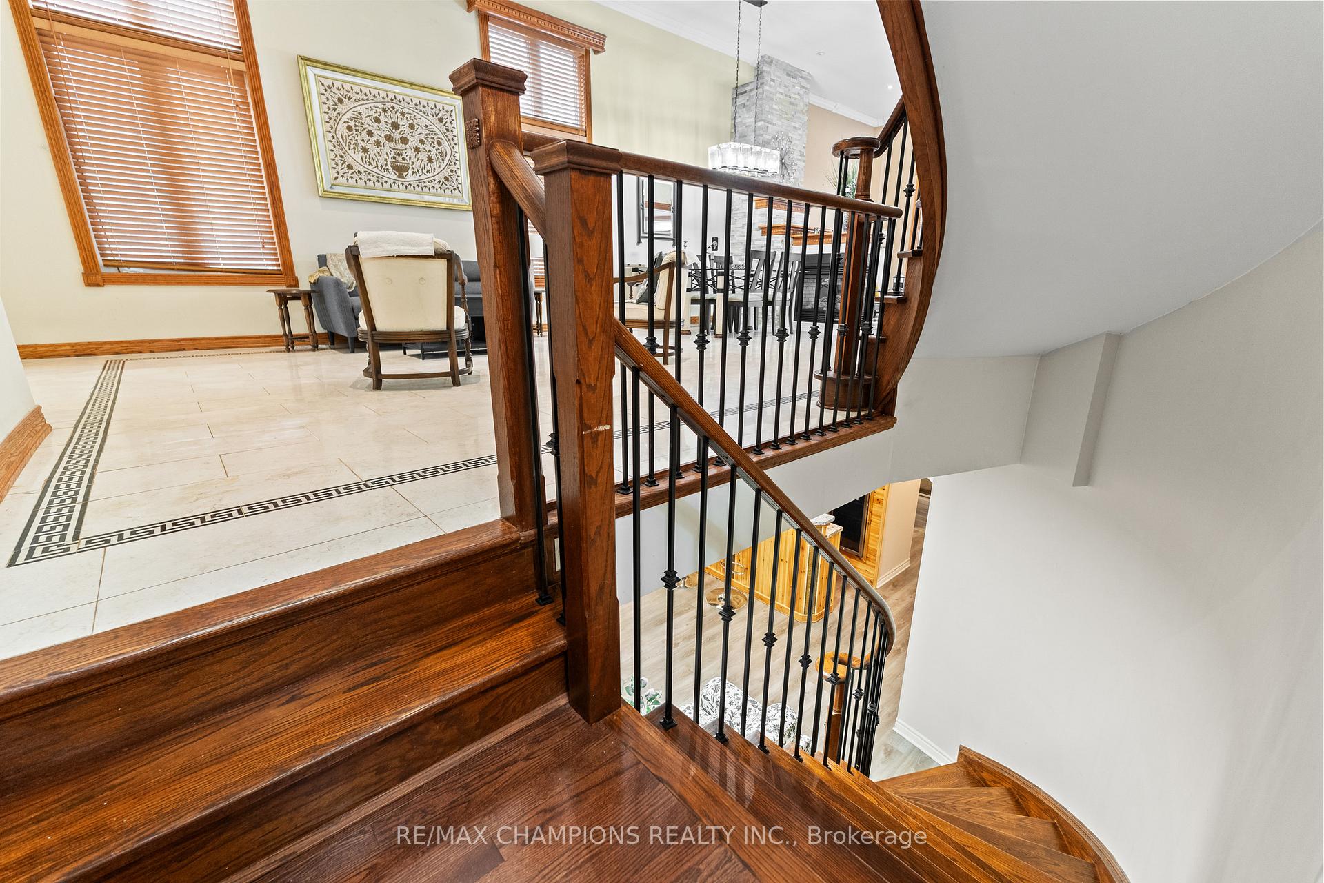 Photo 42 of 96 Wardlaw Place, Vaughan, Vellore Village — HOMEH