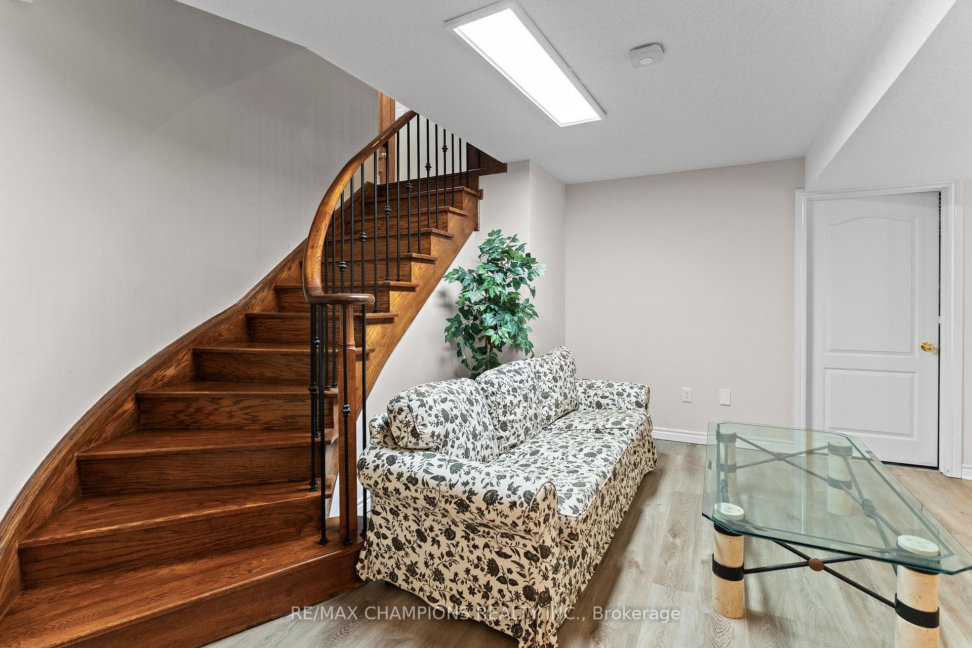 Photo 43 of 96 Wardlaw Place, Vaughan, Vellore Village — HOMEH