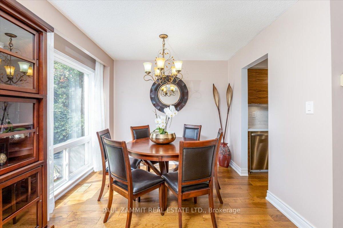 Photo 6 of 30 Baywood Court, Markham, Royal Orchard — HOMEH