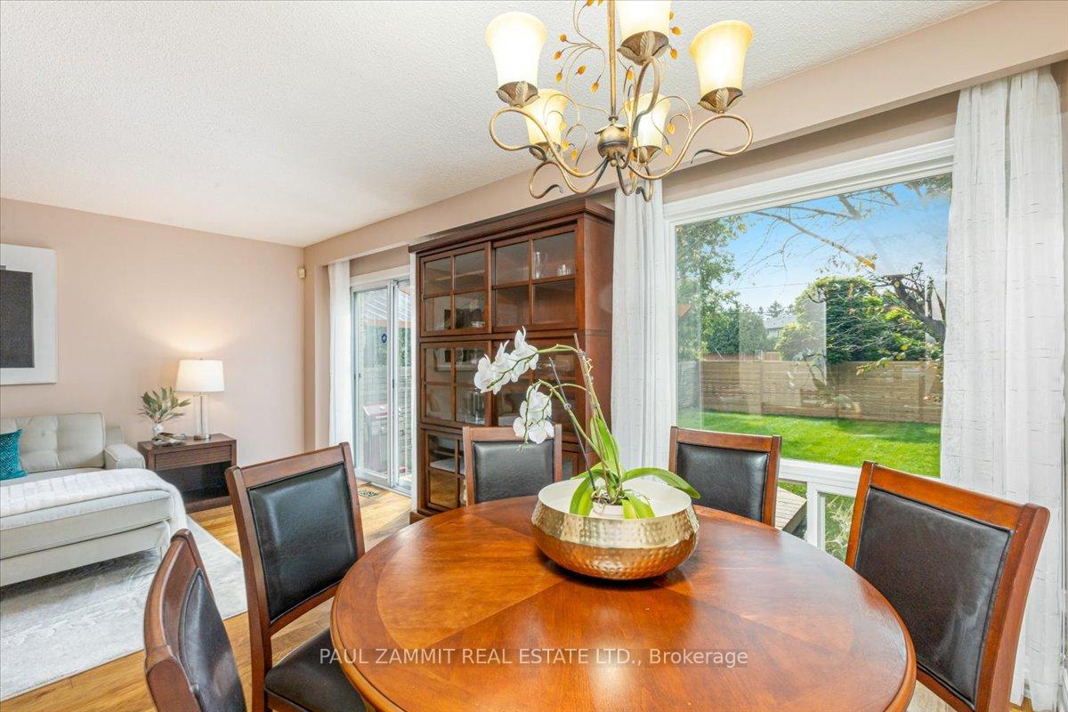 Photo 7 of 30 Baywood Court, Markham, Royal Orchard — HOMEH