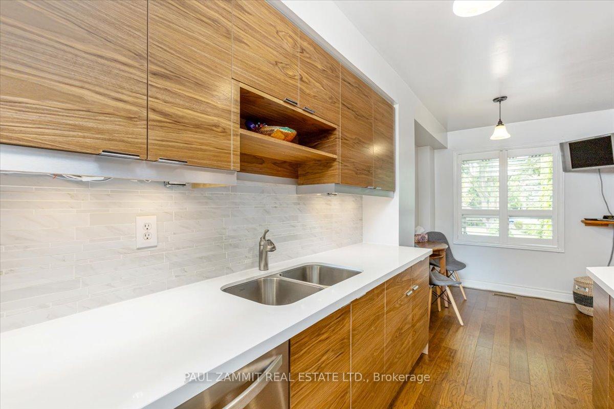 Photo 9 of 30 Baywood Court, Markham, Royal Orchard — HOMEH