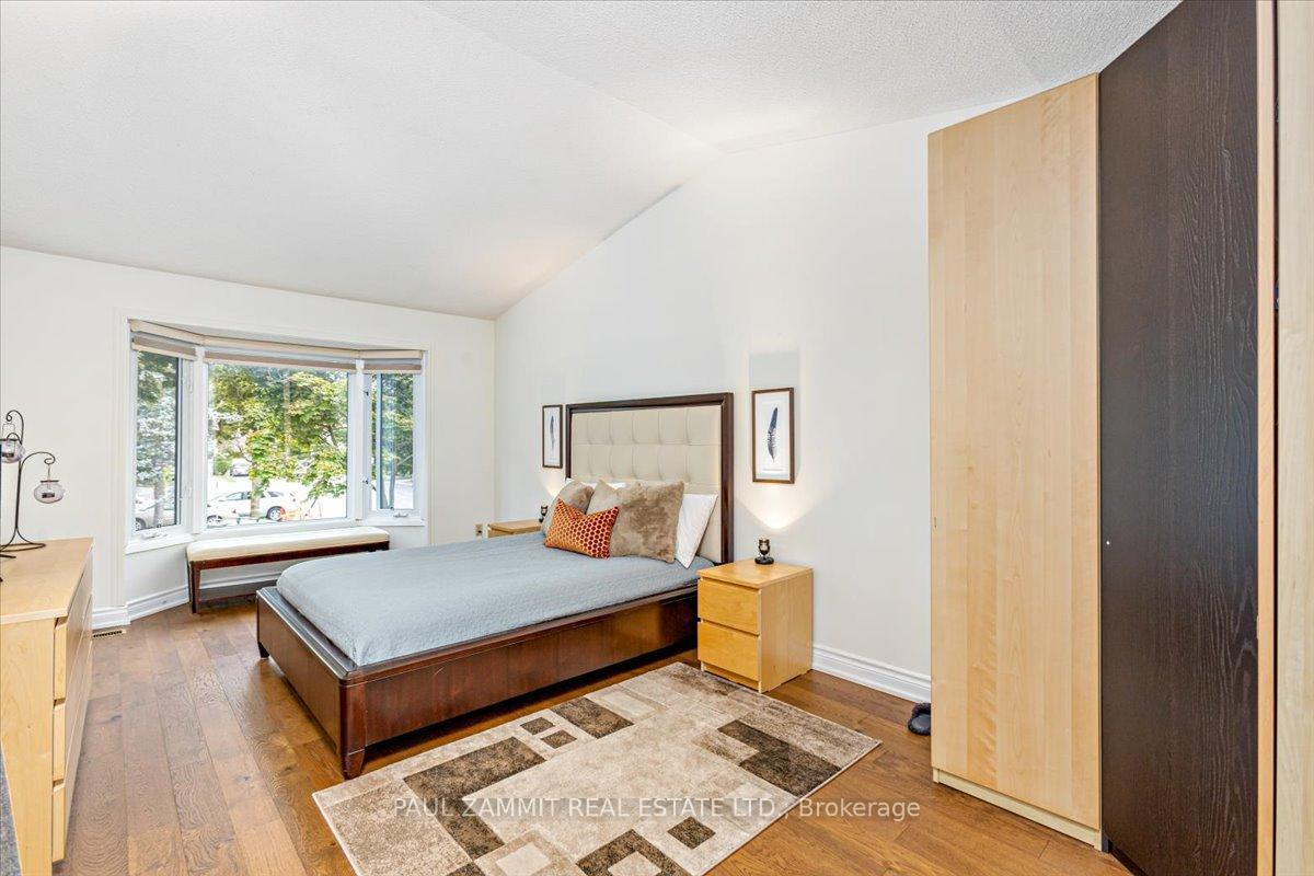 Photo 12 of 30 Baywood Court, Markham, Royal Orchard — HOMEH