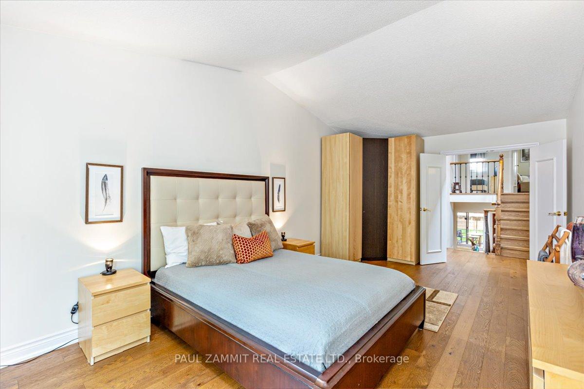 Photo 13 of 30 Baywood Court, Markham, Royal Orchard — HOMEH
