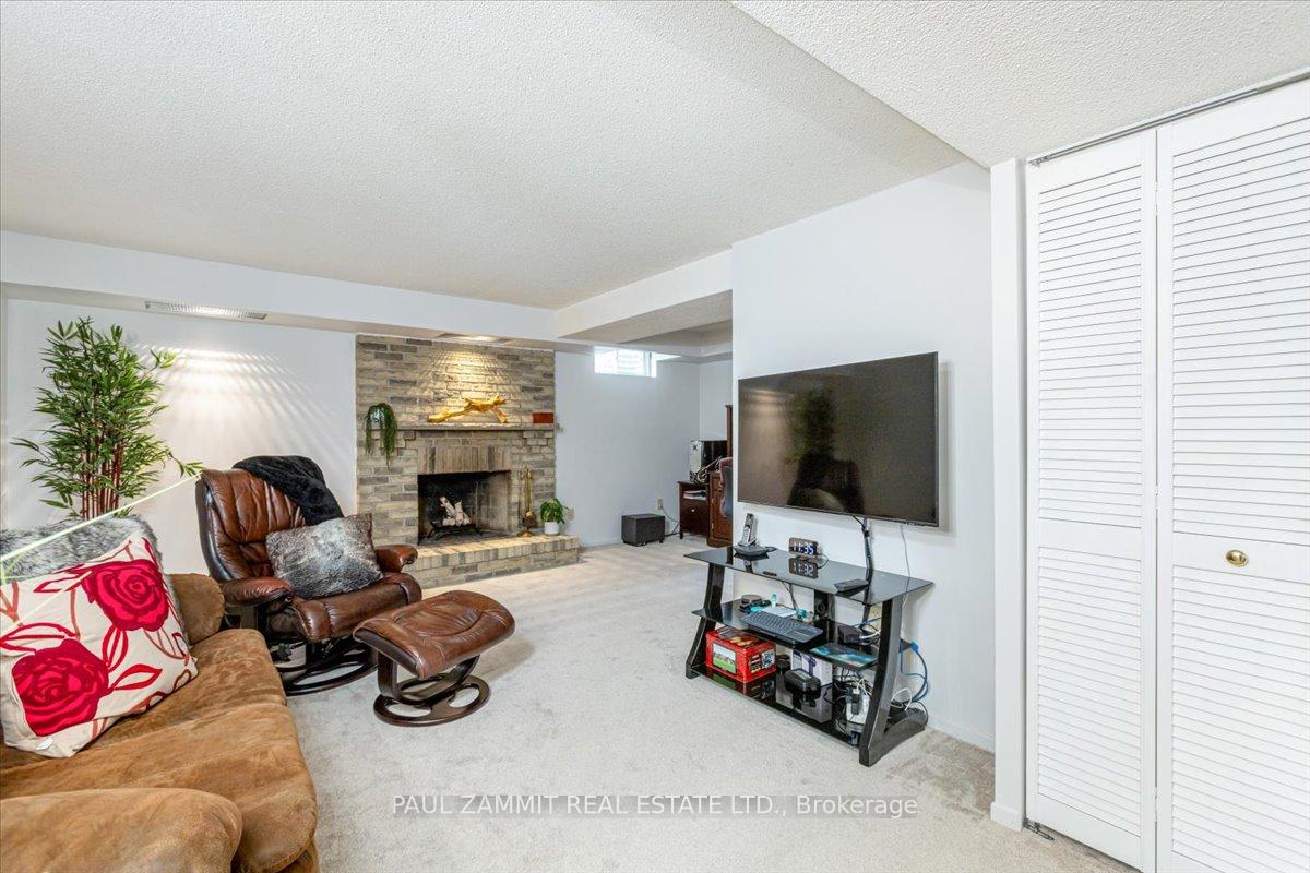 Photo 19 of 30 Baywood Court, Markham, Royal Orchard — HOMEH