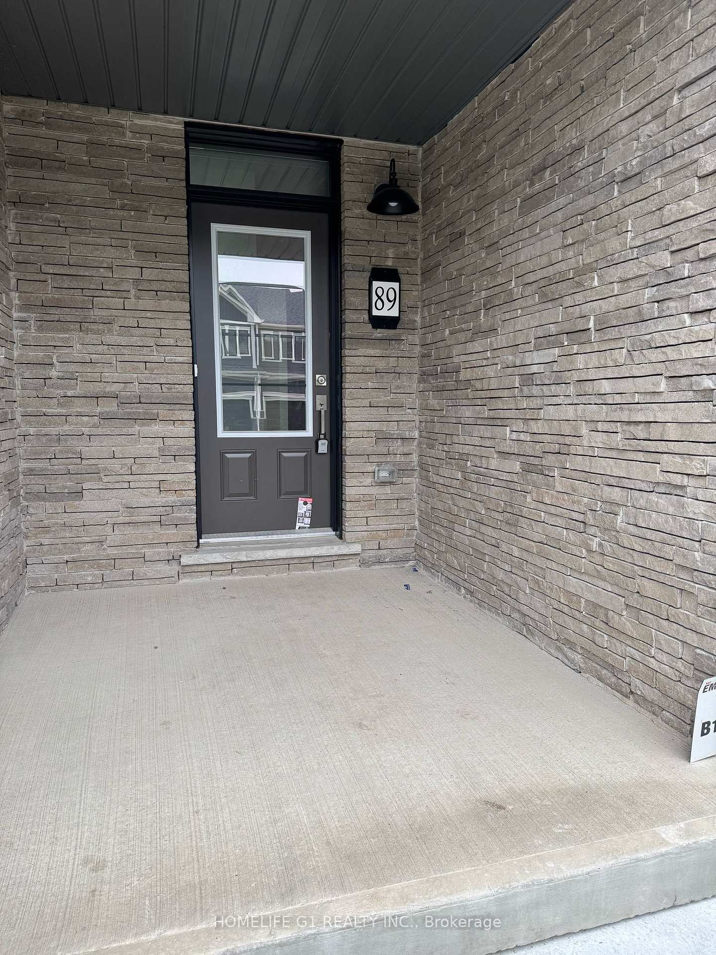 Front of 89 Masters Street