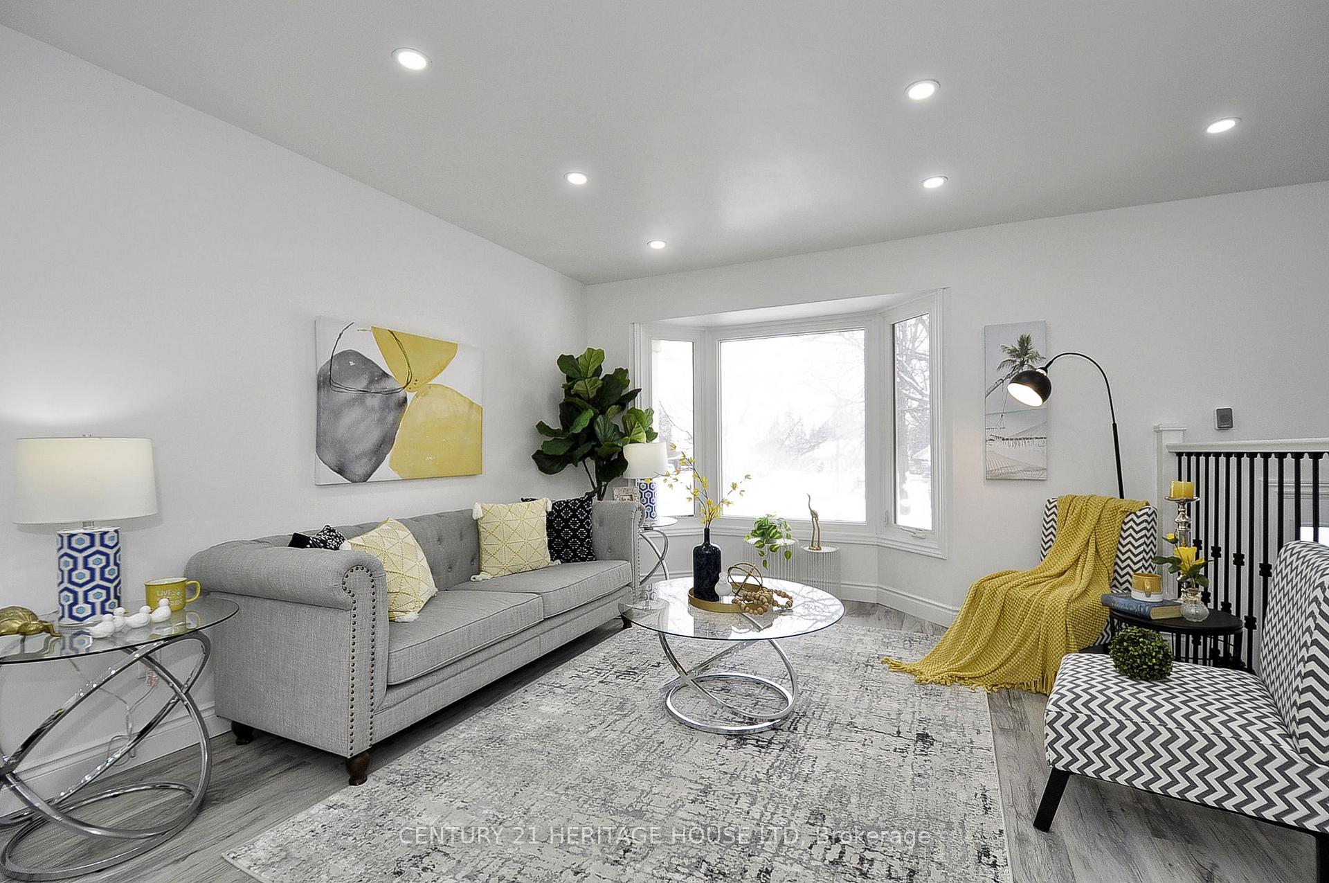 Photo 12 of 244 Northlake Drive, Waterloo — HOMEH