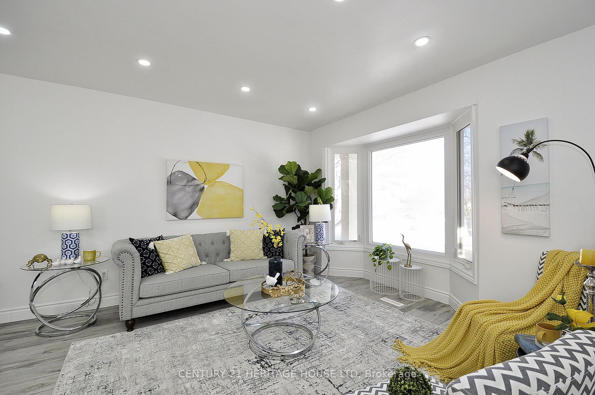 Photo 14 of 244 Northlake Drive, Waterloo — HOMEH