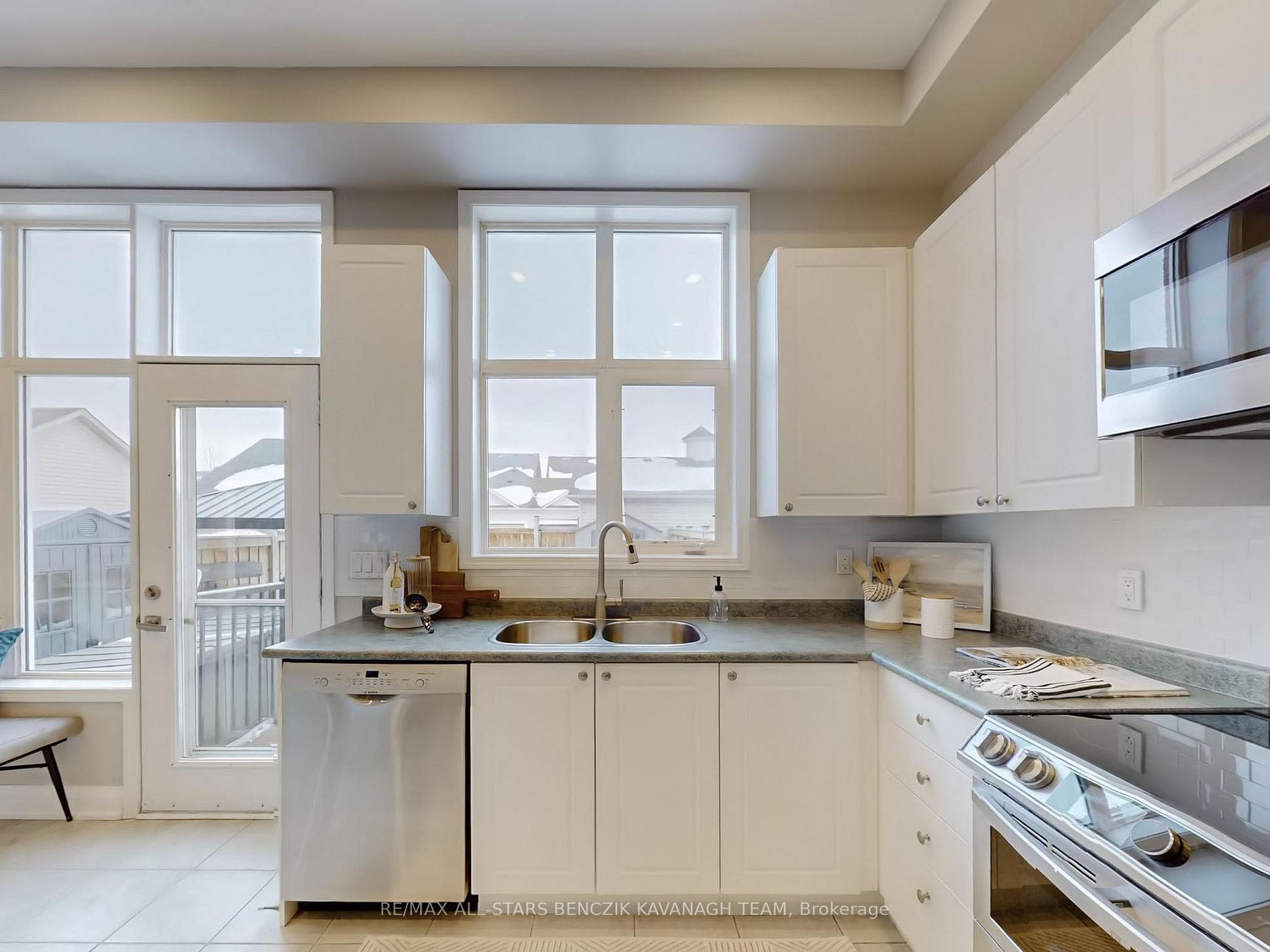 Photo 7 of 136 Riverlands Avenue, Markham, Cornell — HOMEH