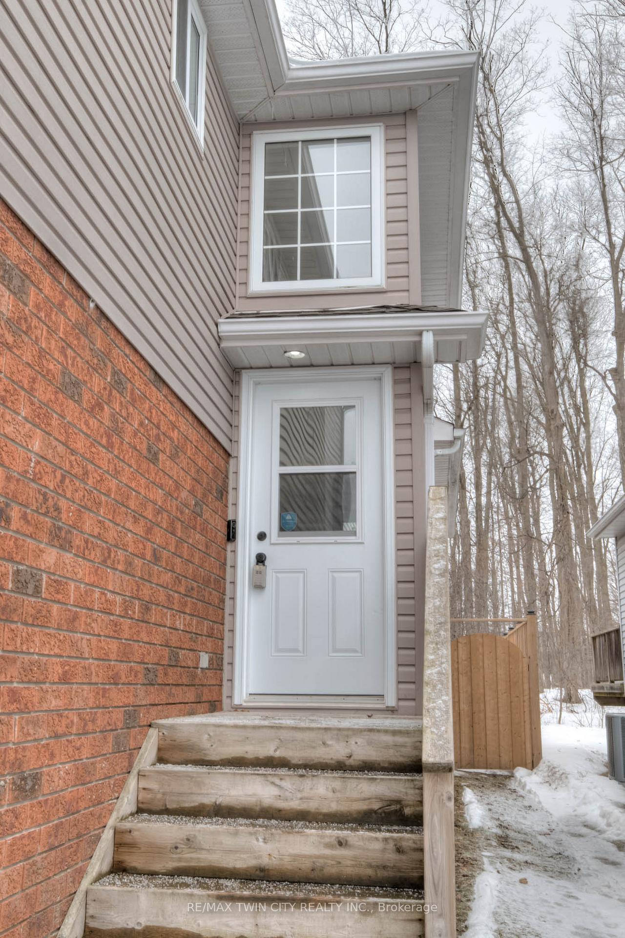 Photo 4 of 333 Pastern Trail, Waterloo, Lexington — HOMEH