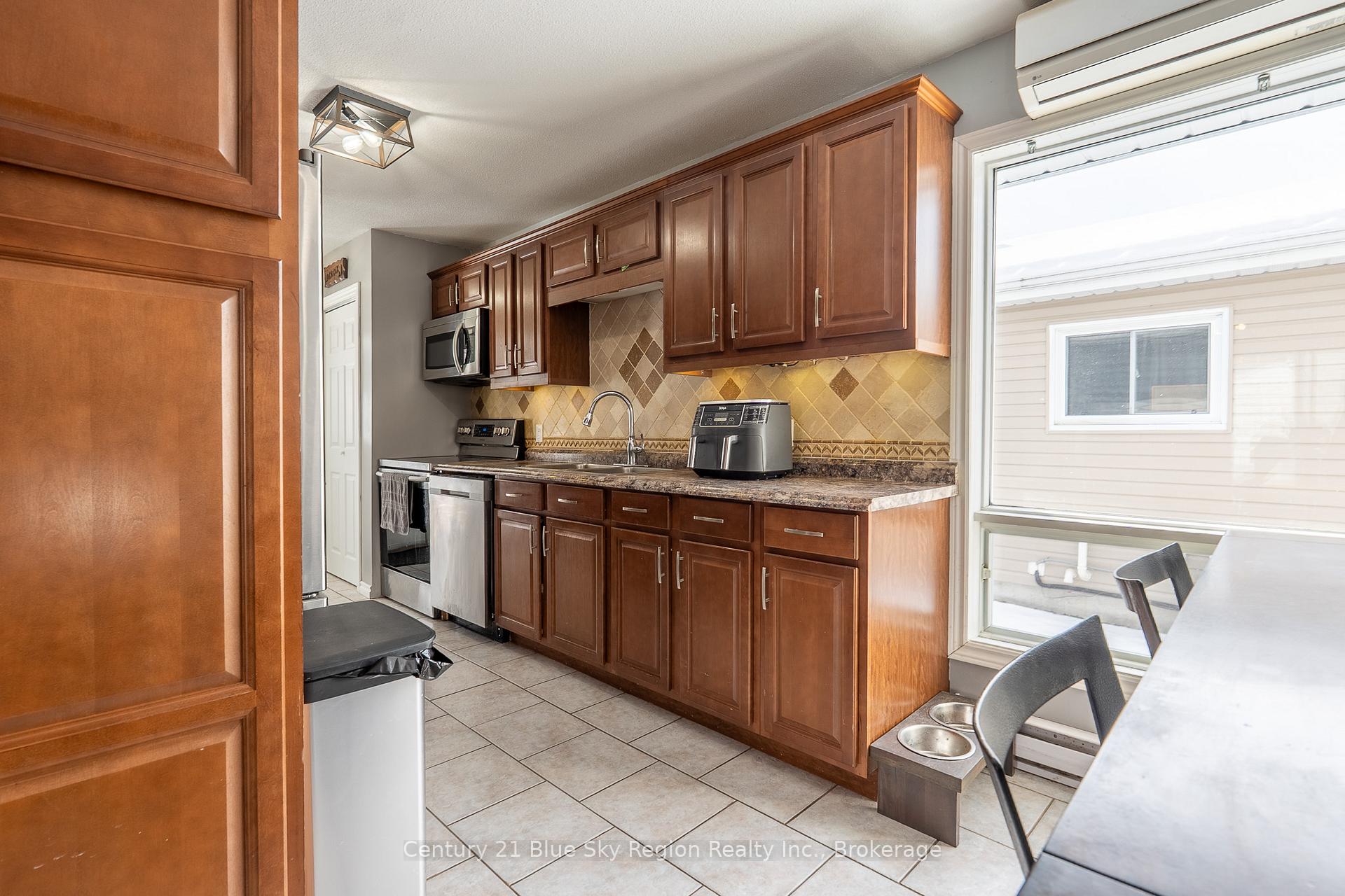 Photo 7 of 437 Mageau Street, West Nipissing, Sturgeon Falls — HOMEH