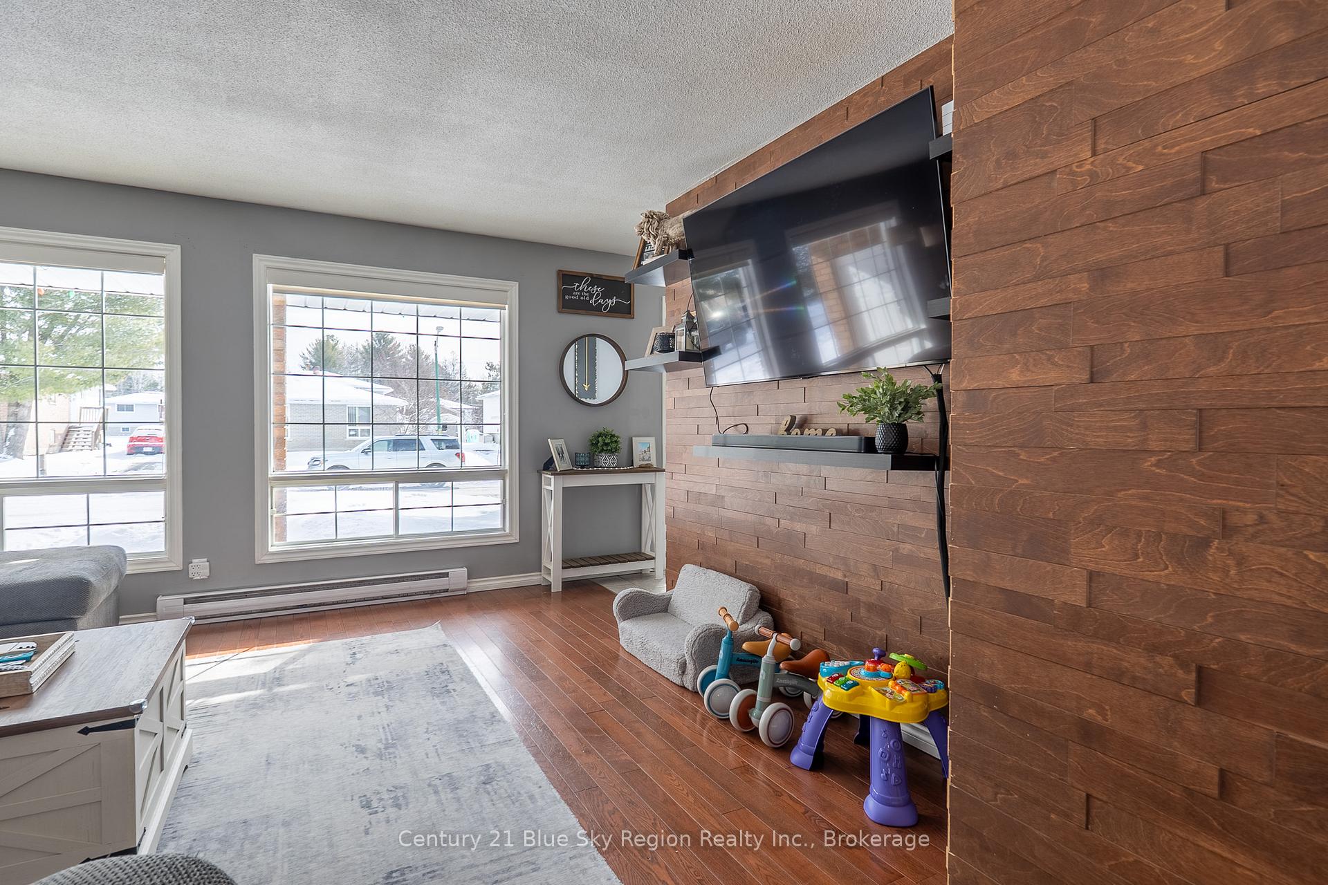 Photo 12 of 437 Mageau Street, West Nipissing, Sturgeon Falls — HOMEH