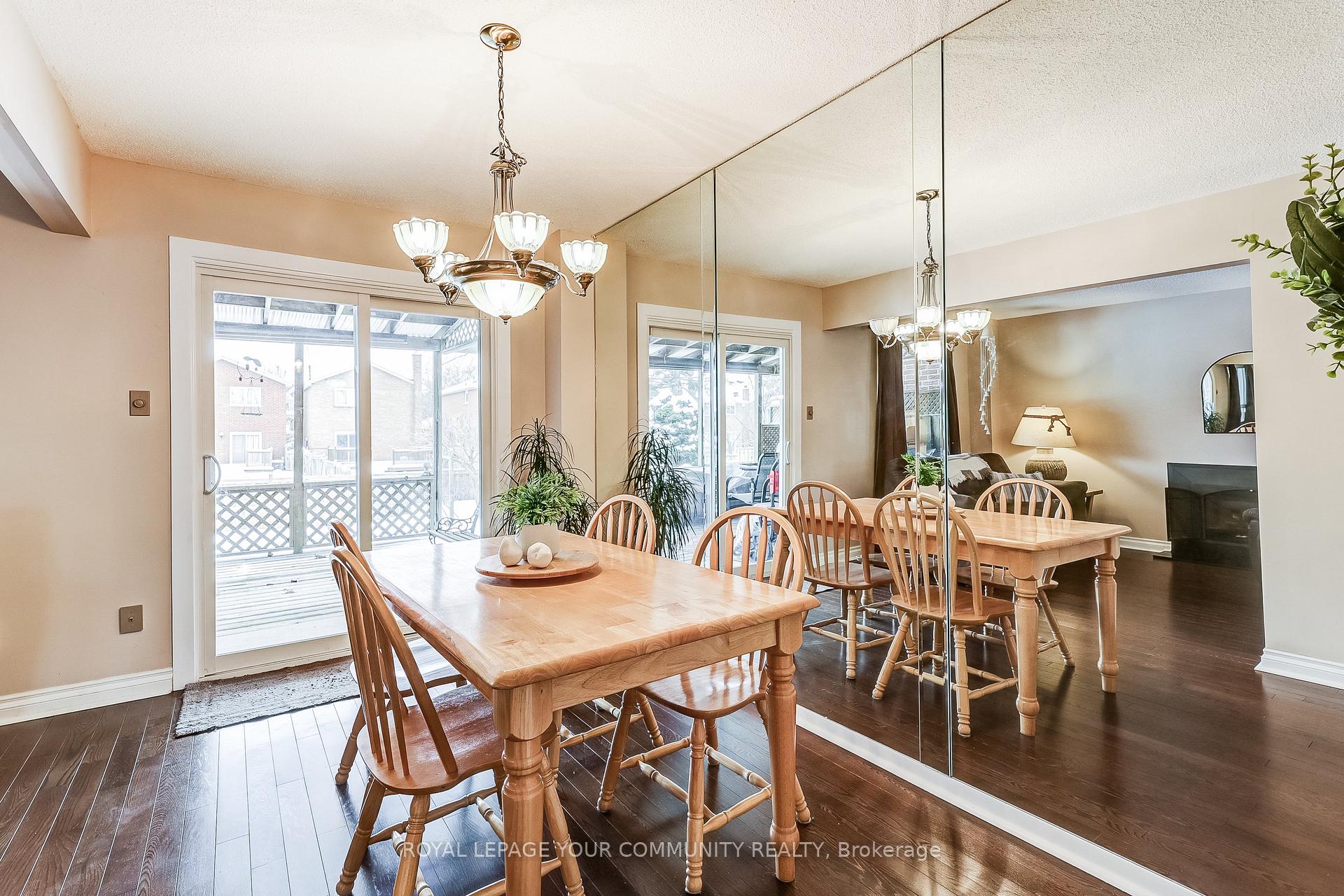 Photo 6 of 151 Trothen Circle, Markham, Markham Village — HOMEH
