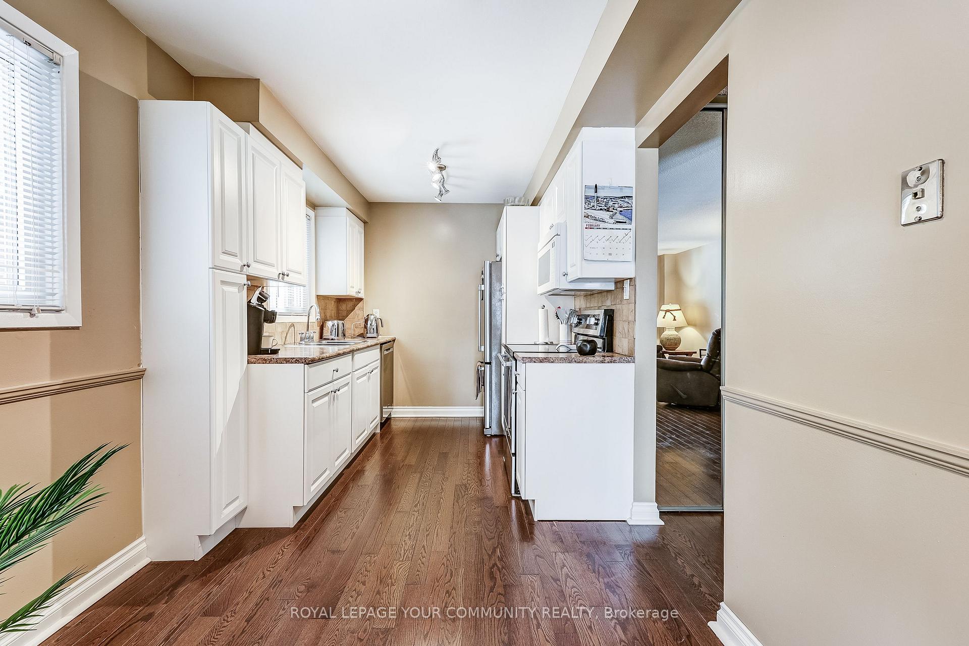Photo 7 of 151 Trothen Circle, Markham, Markham Village — HOMEH