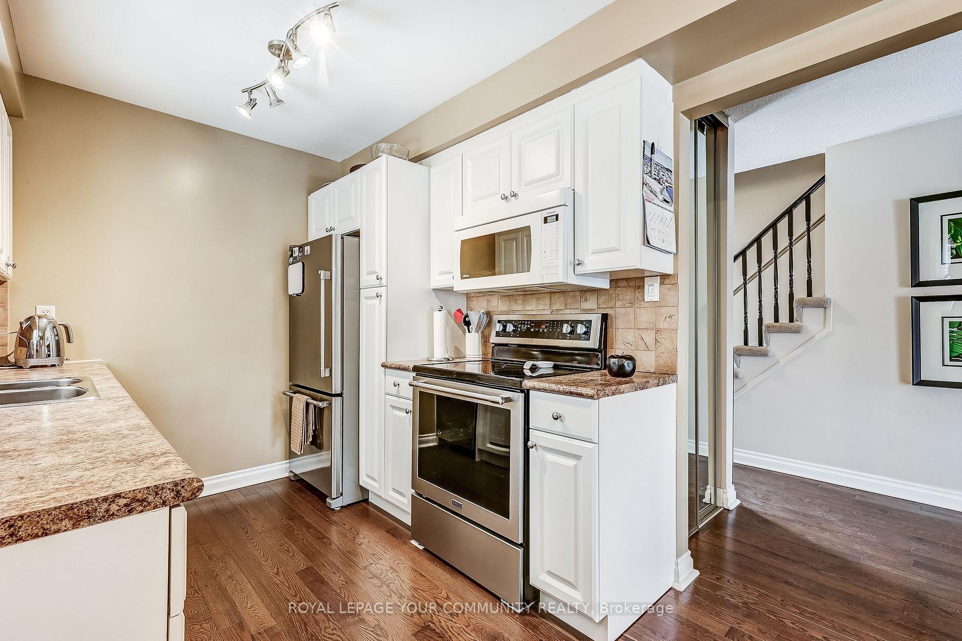 Photo 9 of 151 Trothen Circle, Markham, Markham Village — HOMEH