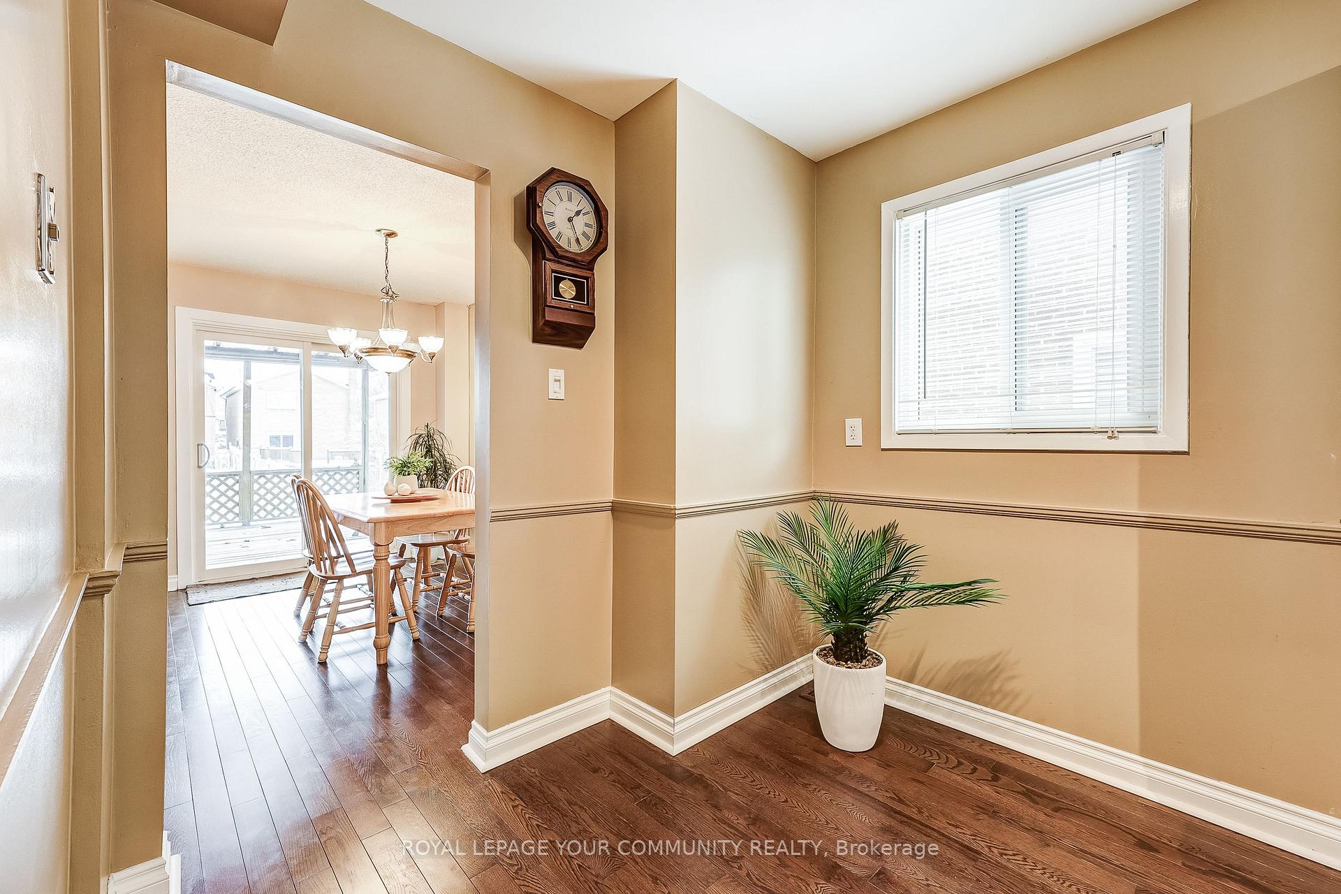Photo 11 of 151 Trothen Circle, Markham, Markham Village — HOMEH
