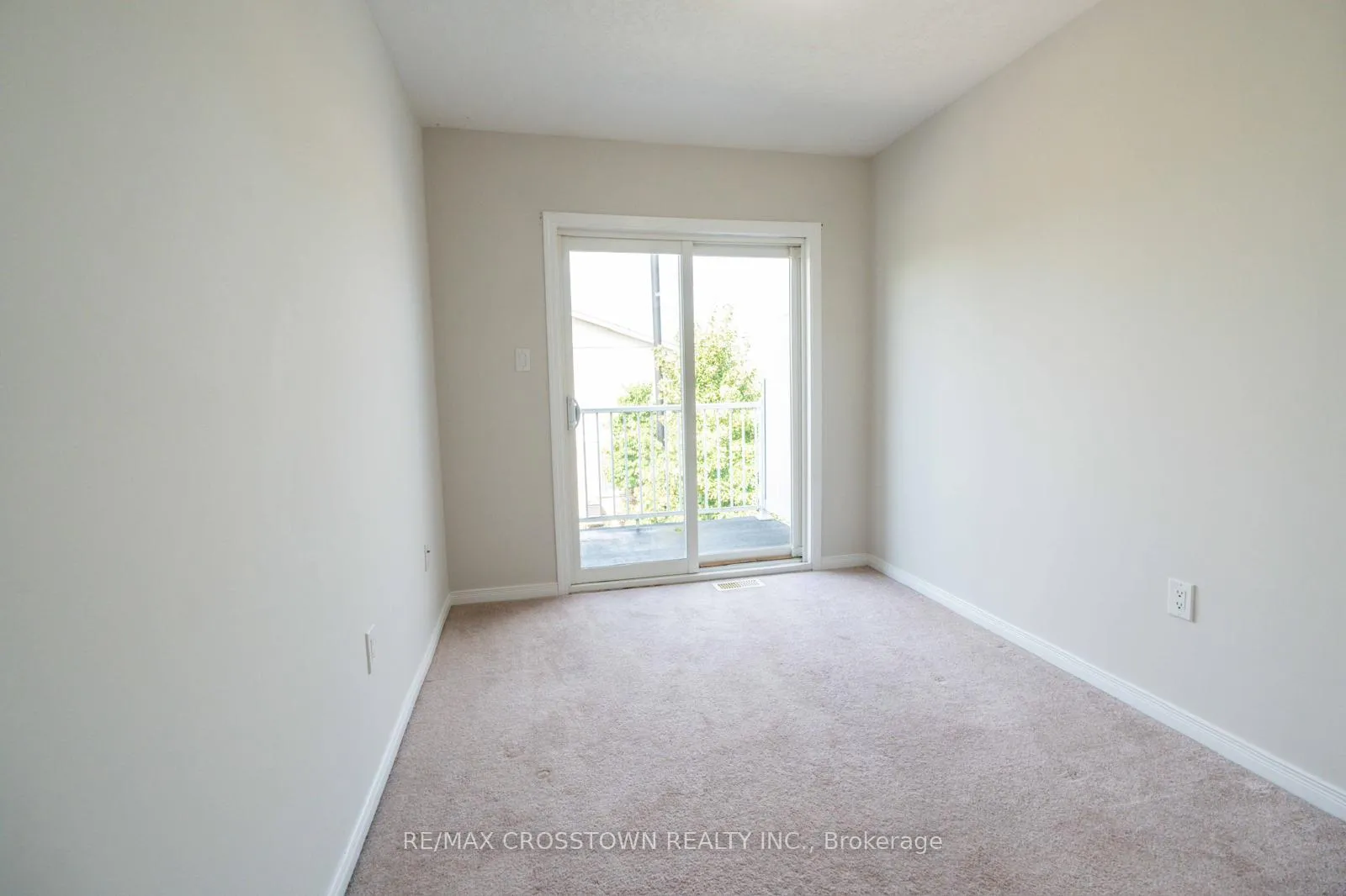 Photo 6 of Unit 39, 75 Prince William Way, Barrie, Innis-Shore — HOMEH