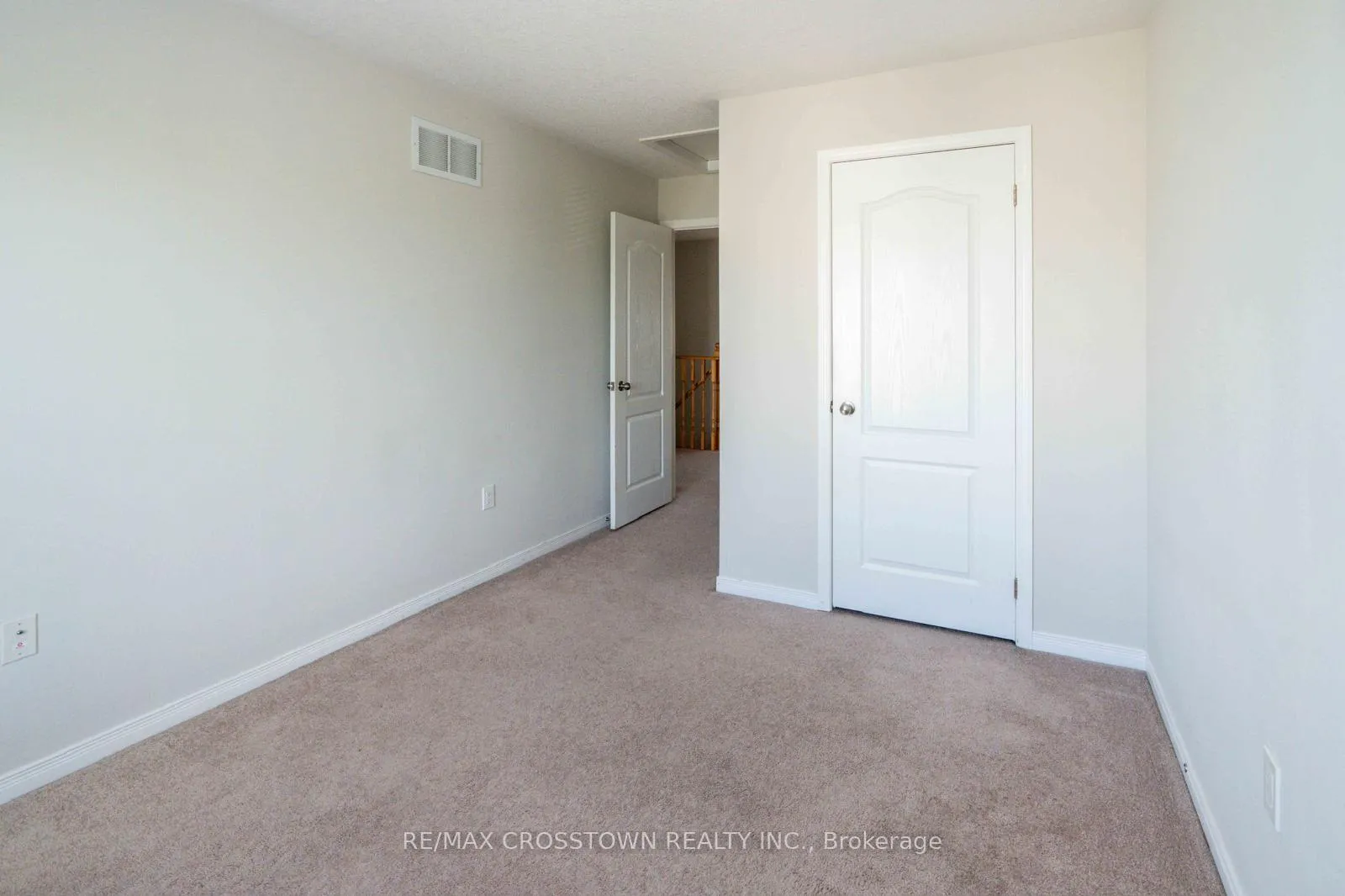 Photo 8 of Unit 39, 75 Prince William Way, Barrie, Innis-Shore — HOMEH