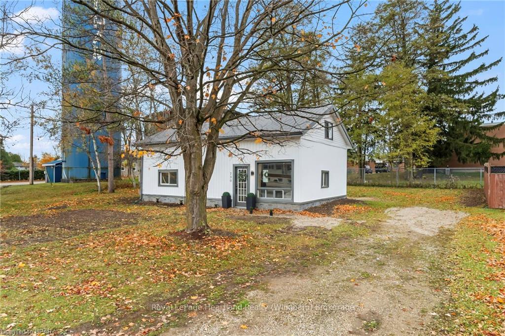 Front of 790 Garafraxa Street N