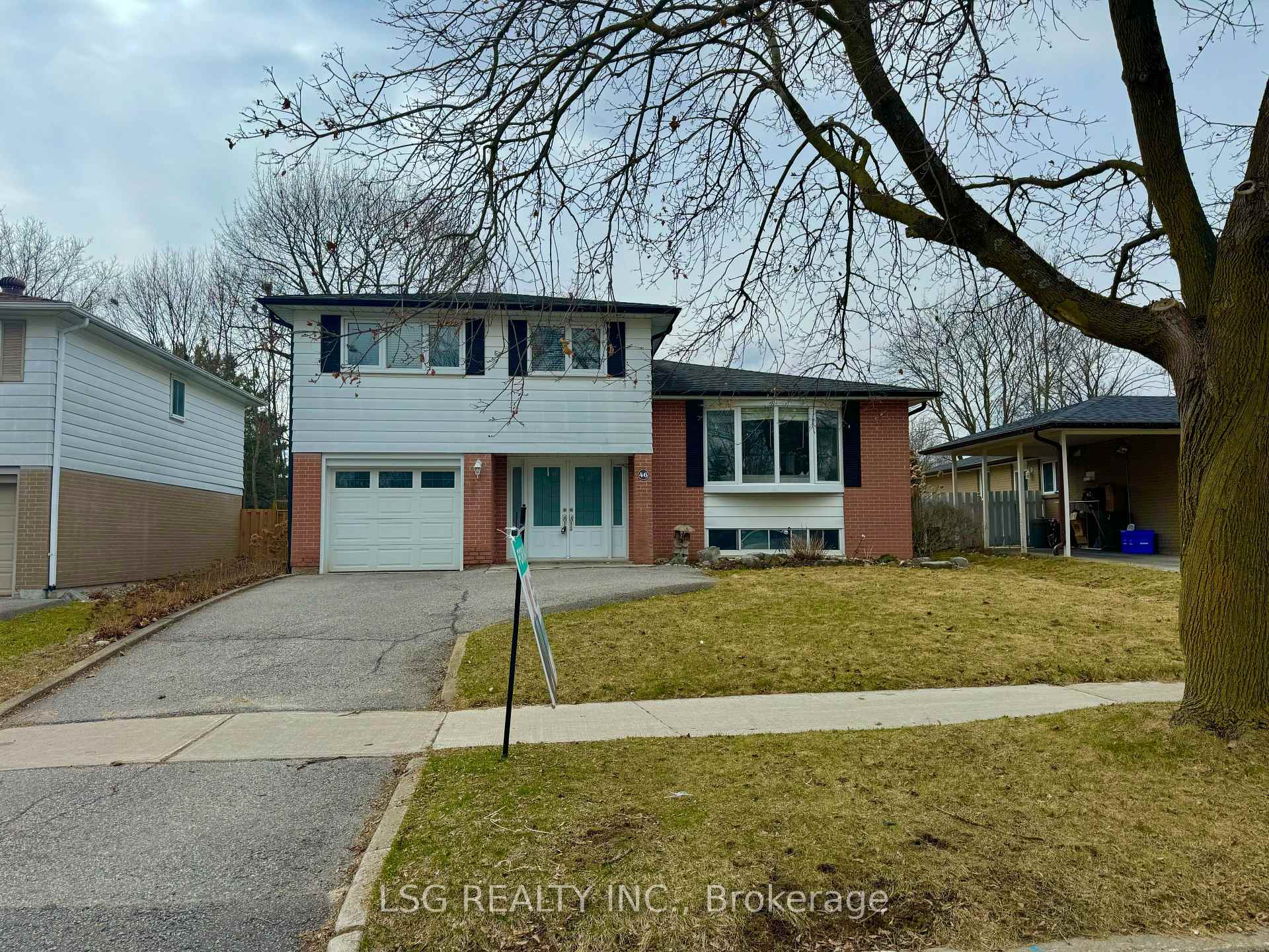 Photo 5 of 46 Devins Drive, Aurora, Aurora Heights — HOMEH