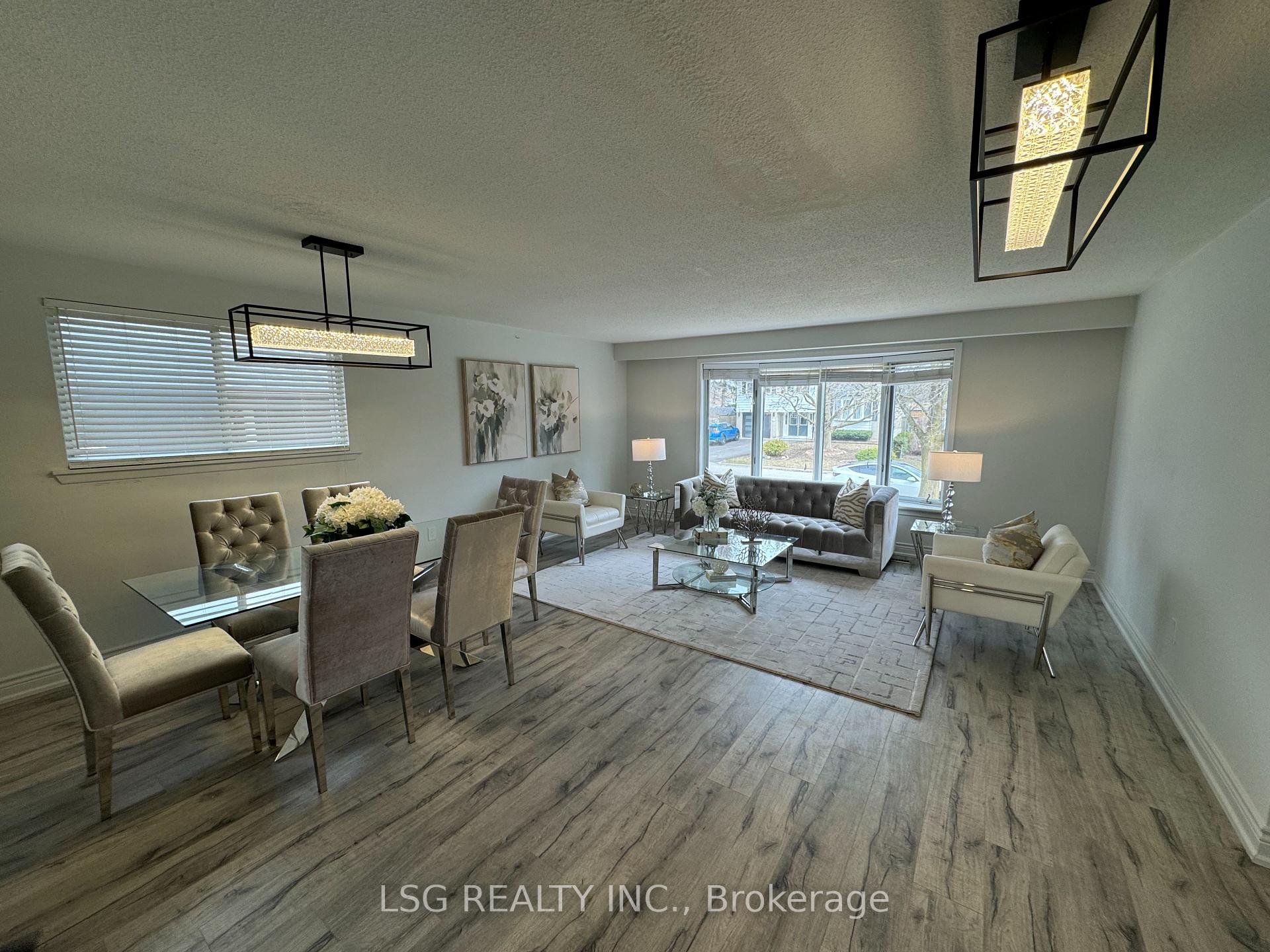 Photo 3 of 46 Devins Drive, Aurora, Aurora Heights — HOMEH