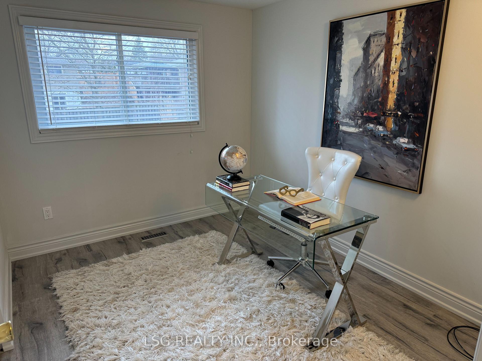 Photo 10 of 46 Devins Drive, Aurora, Aurora Heights — HOMEH