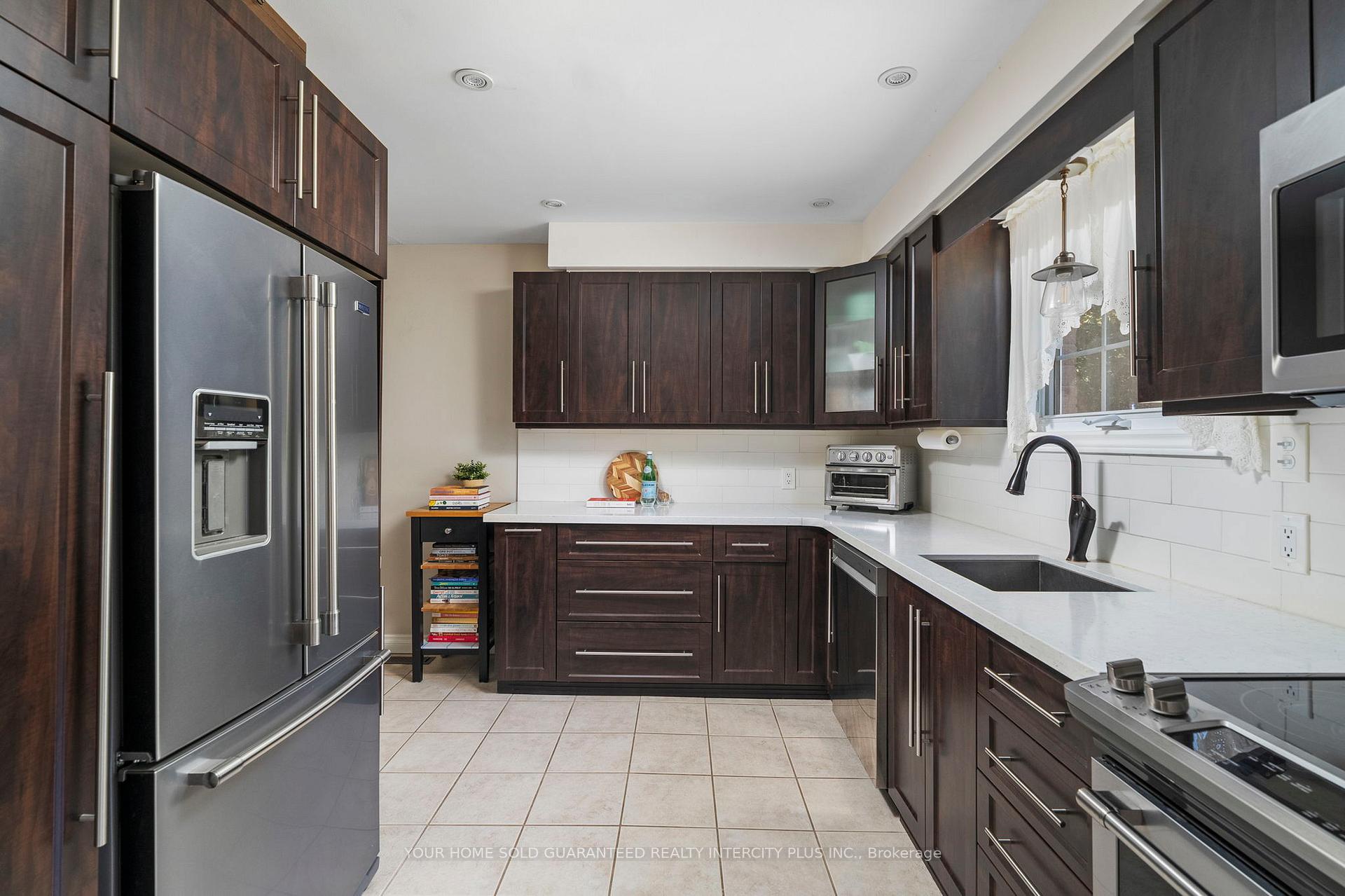 Photo 16 of 54 Lowder Place, Whitby, Blue Grass Meadows — HOMEH