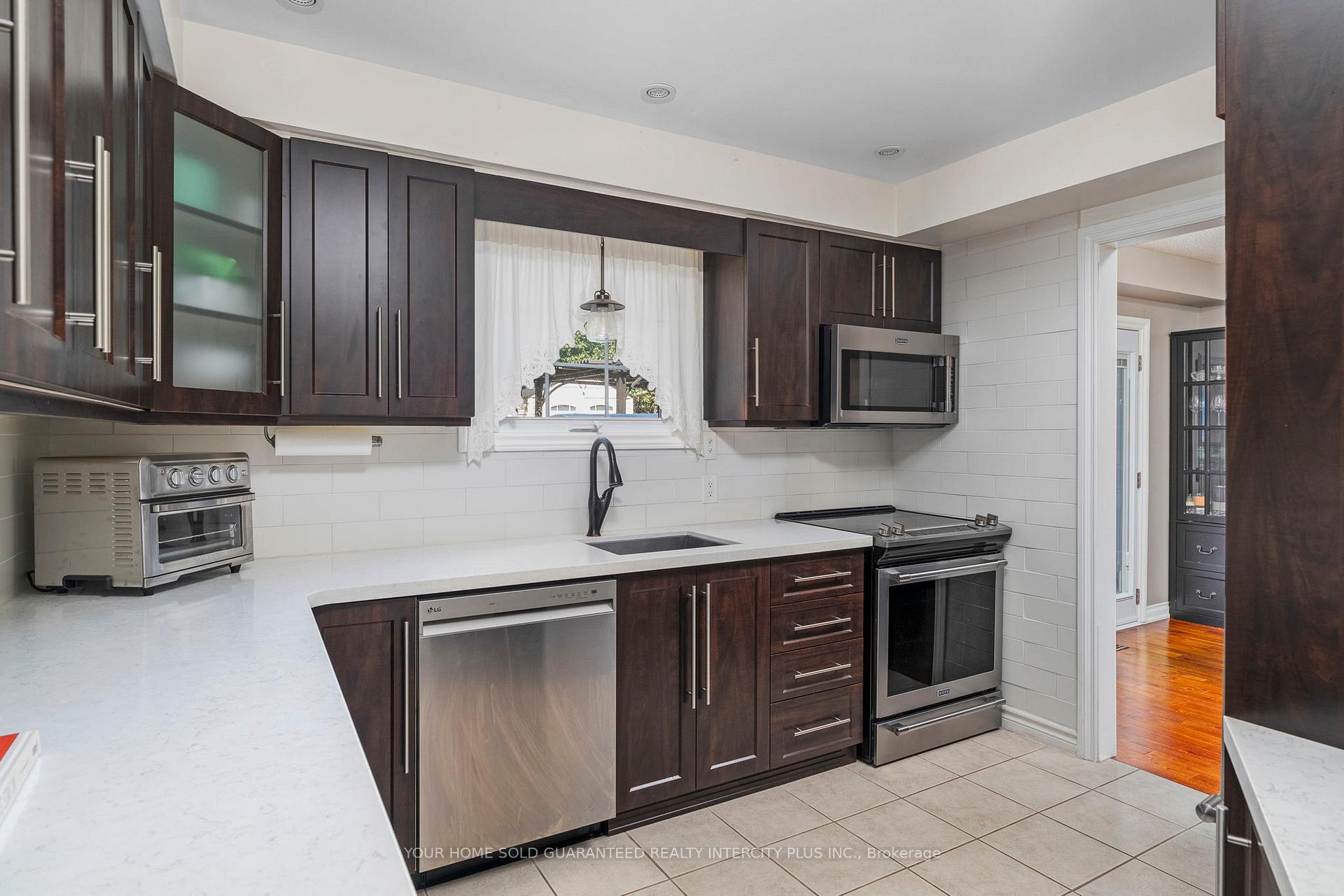 Photo 18 of 54 Lowder Place, Whitby, Blue Grass Meadows — HOMEH