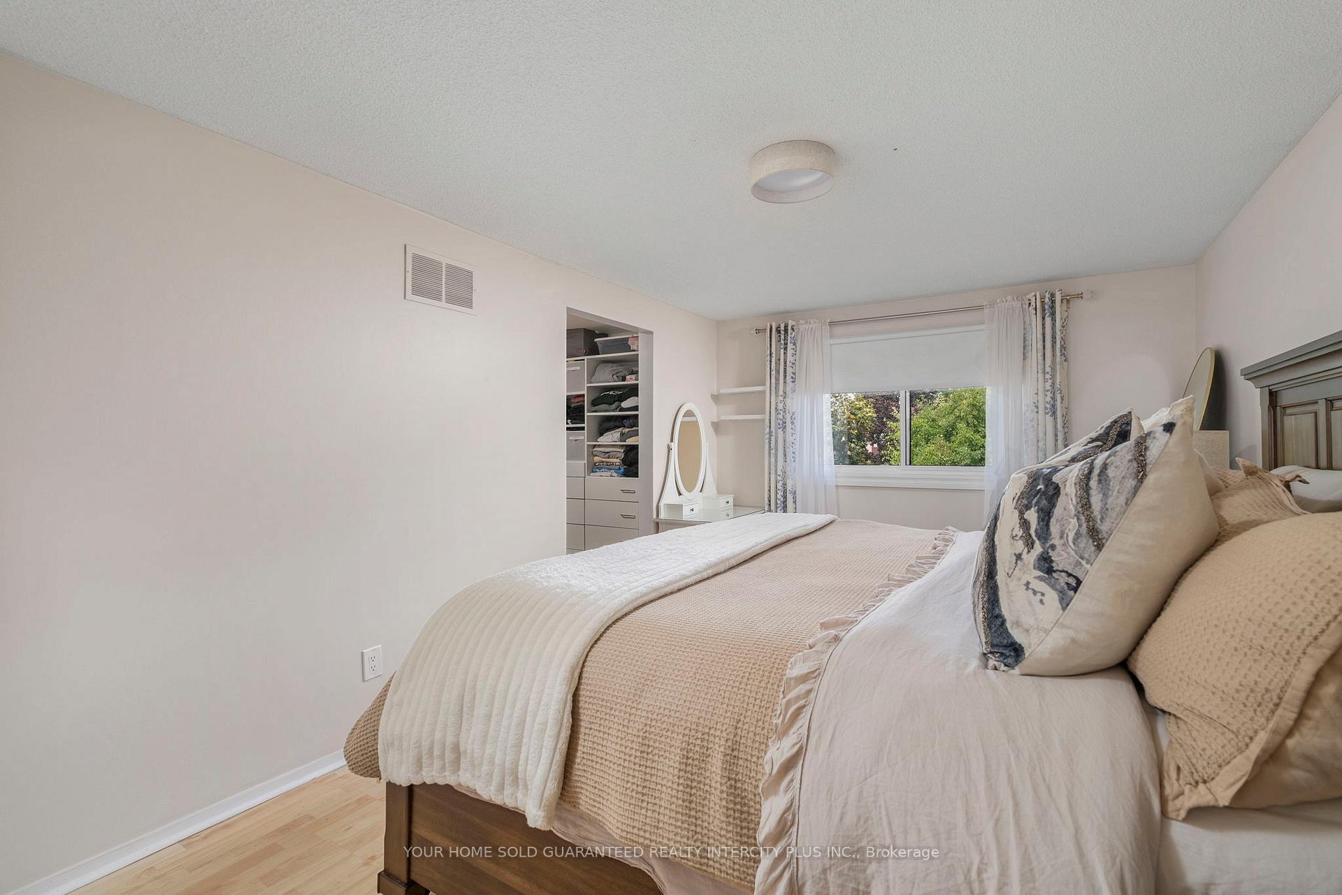 Photo 23 of 54 Lowder Place, Whitby, Blue Grass Meadows — HOMEH