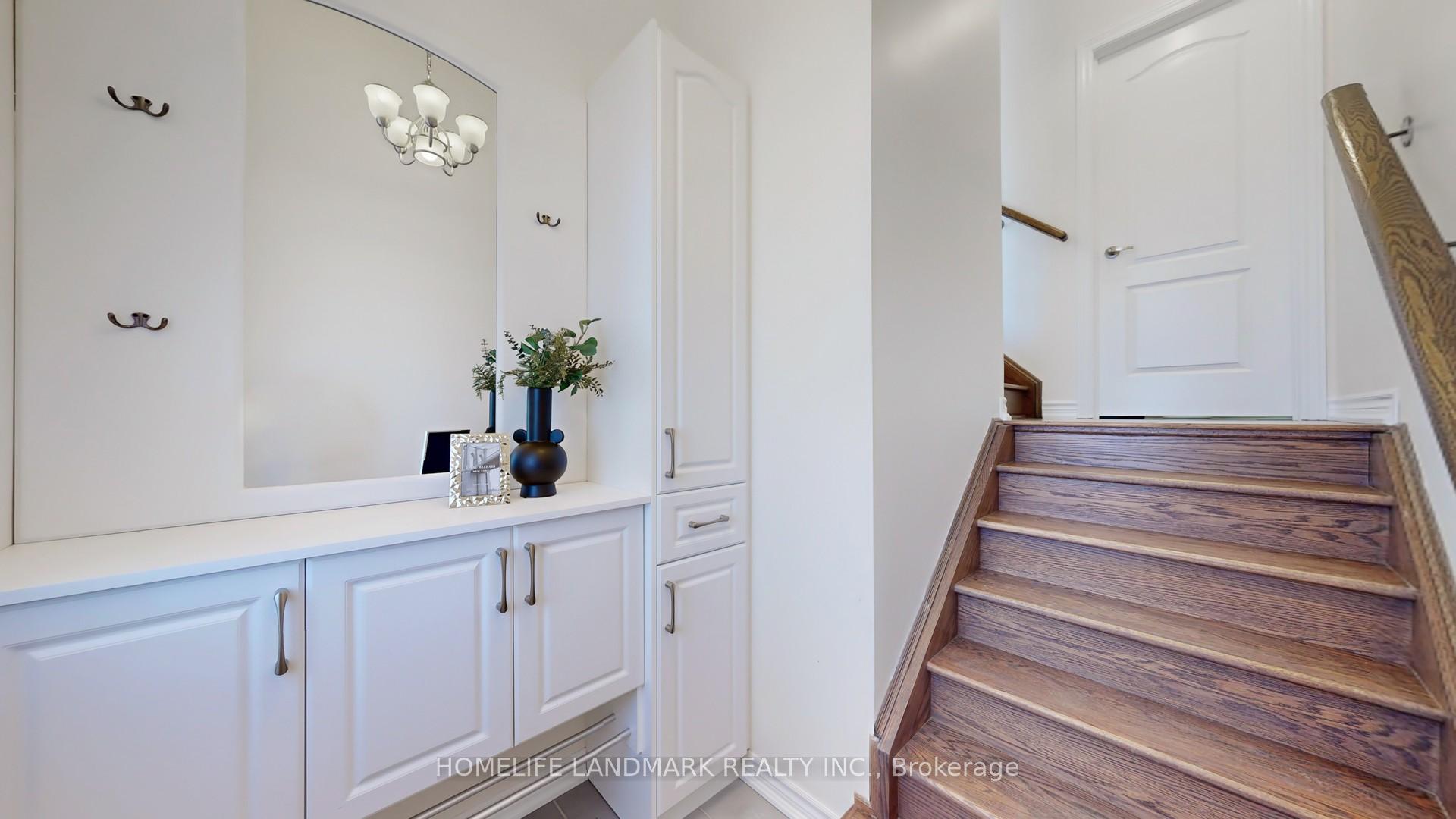 Photo 4 of 21 Etherington Way, Markham, Victoria Square — HOMEH