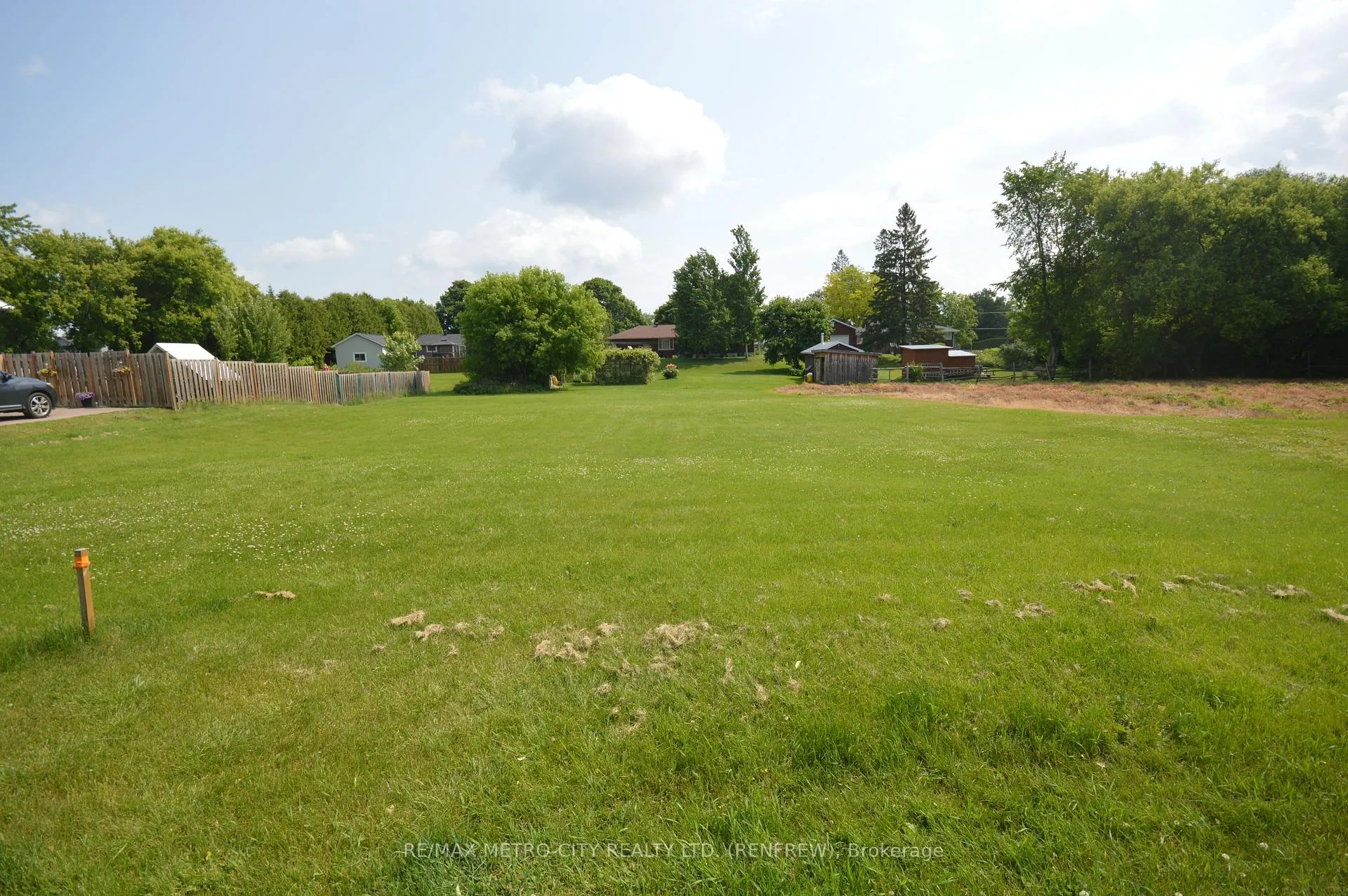 Photo 2 of 00 Arthur Street, Arnprior — HOMEH