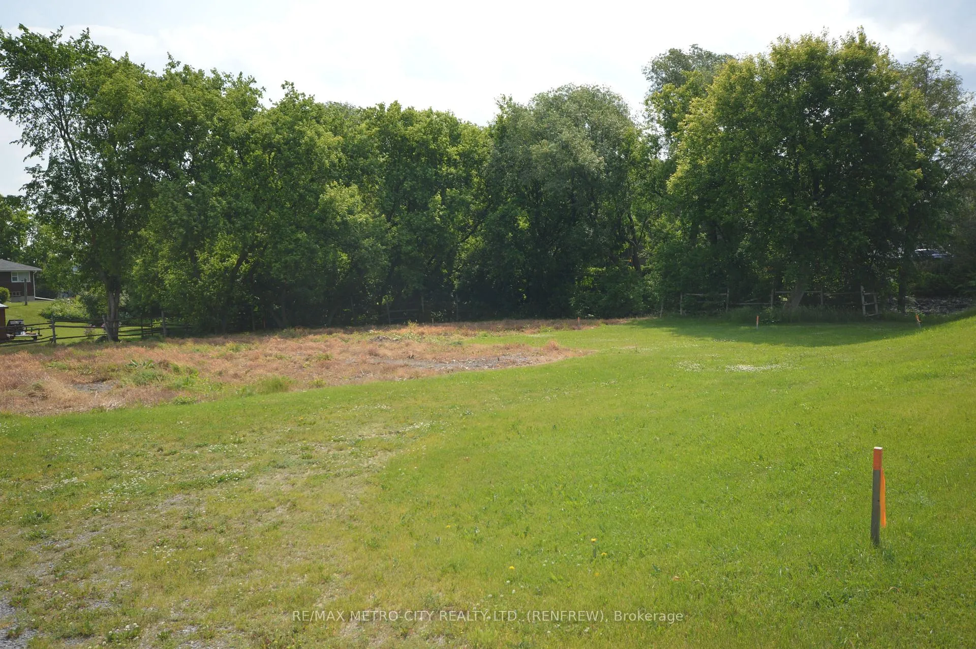 Photo 3 of 00 Arthur Street, Arnprior — HOMEH