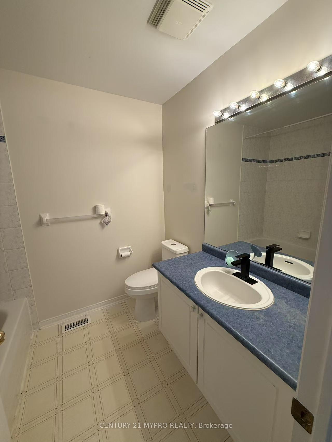 Photo 12 of 46 Breakwater Drive, Whitby, Port Whitby — HOMEH