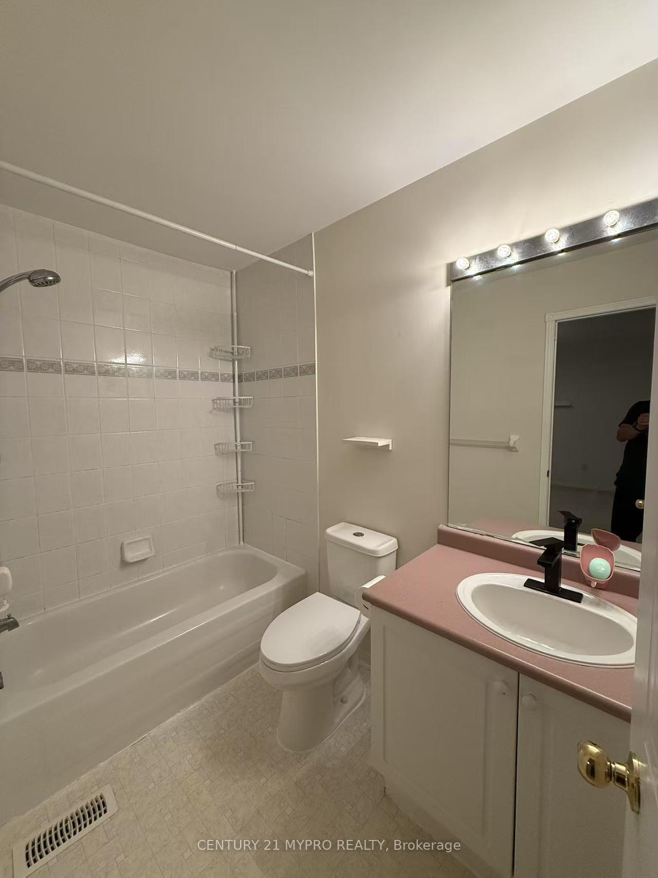 Photo 14 of 46 Breakwater Drive, Whitby, Port Whitby — HOMEH