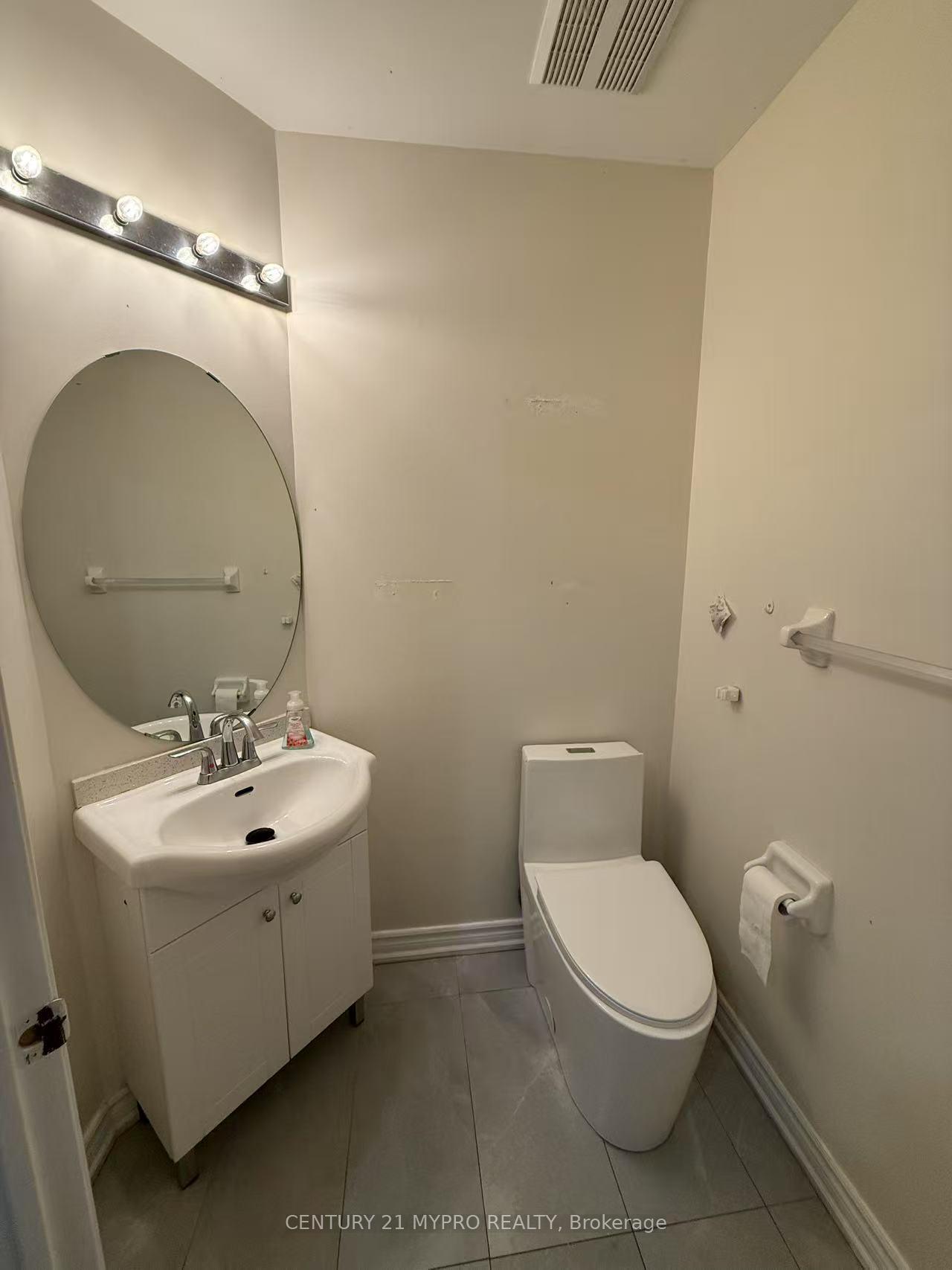 Photo 18 of 46 Breakwater Drive, Whitby, Port Whitby — HOMEH