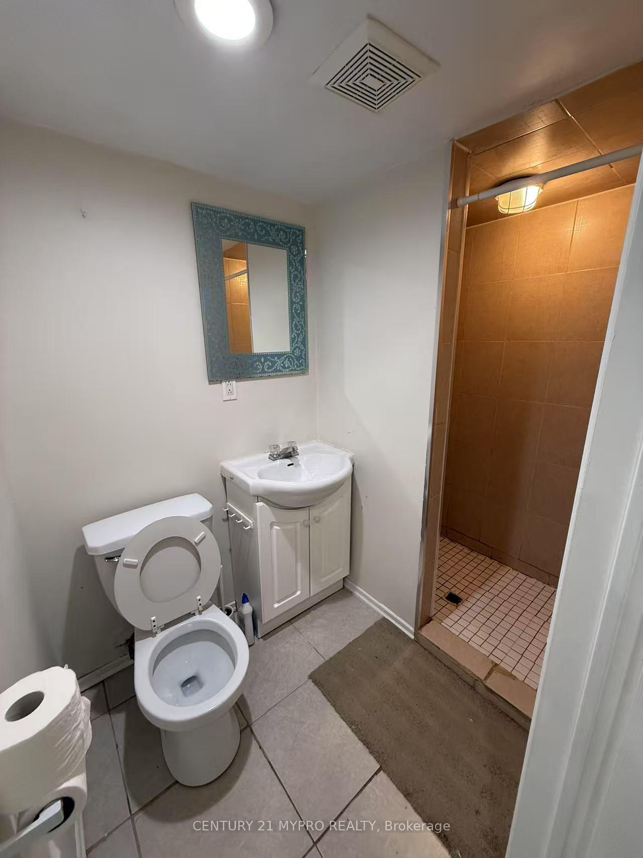 Photo 24 of 46 Breakwater Drive, Whitby, Port Whitby — HOMEH