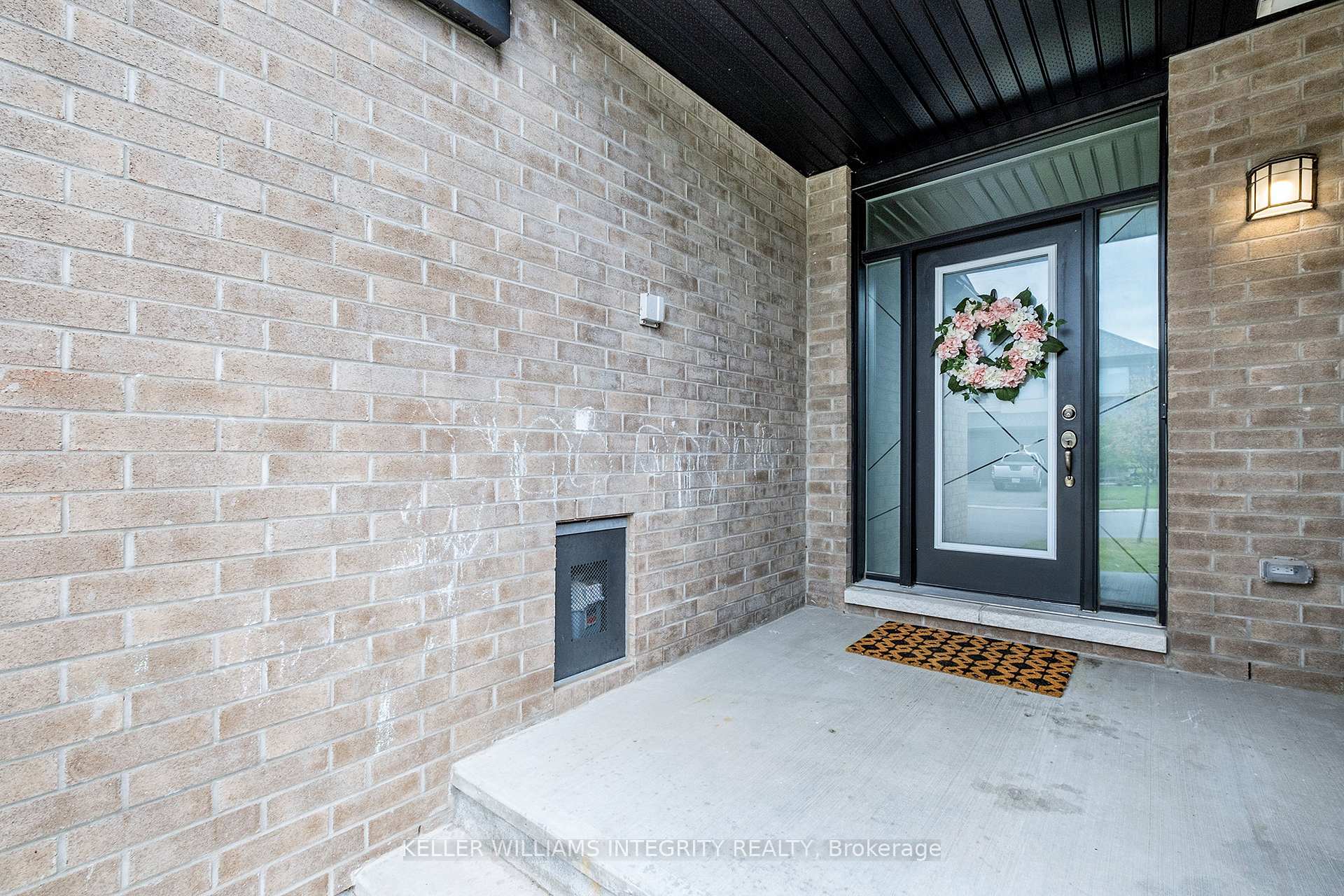 Photo 4 of 1063 Lunar Glow Crescent, Ottawa, Riverside South/Gloucester Glen — HOMEH