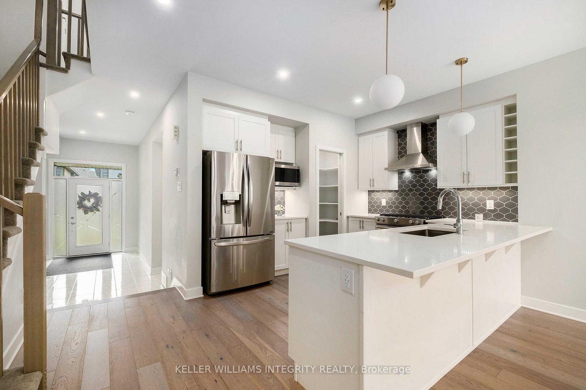 Photo 10 of 1063 Lunar Glow Crescent, Ottawa, Riverside South/Gloucester Glen — HOMEH