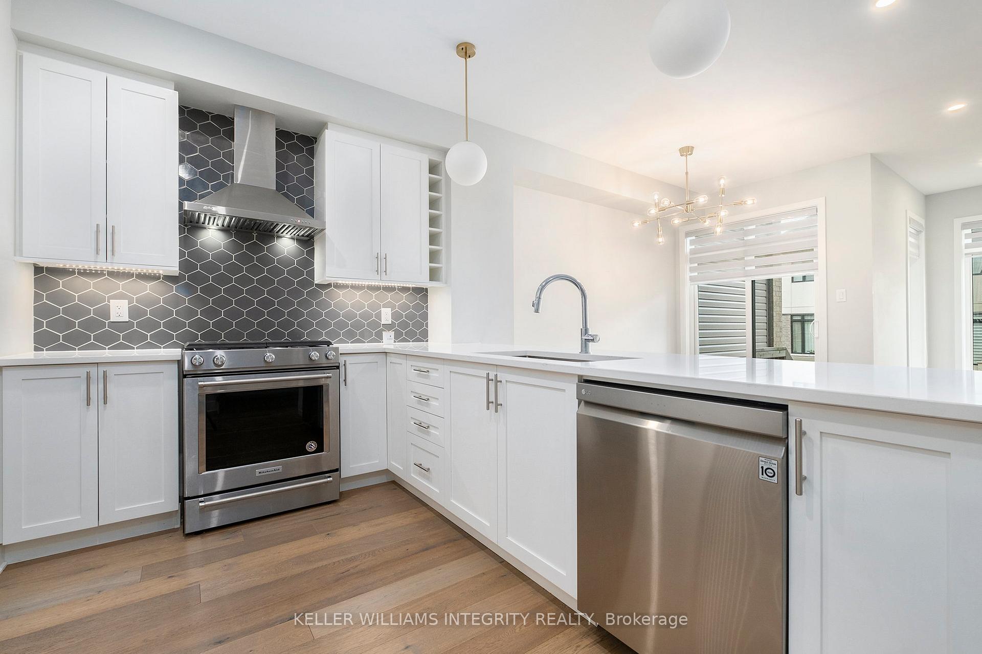 Photo 13 of 1063 Lunar Glow Crescent, Ottawa, Riverside South/Gloucester Glen — HOMEH