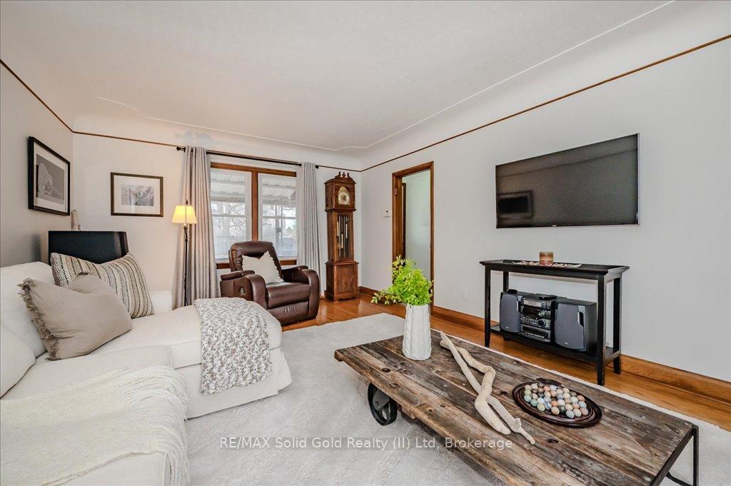 Photo 8 of 167 Lucan Avenue, Waterloo — HOMEH