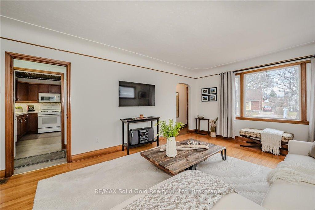 Photo 10 of 167 Lucan Avenue, Waterloo — HOMEH