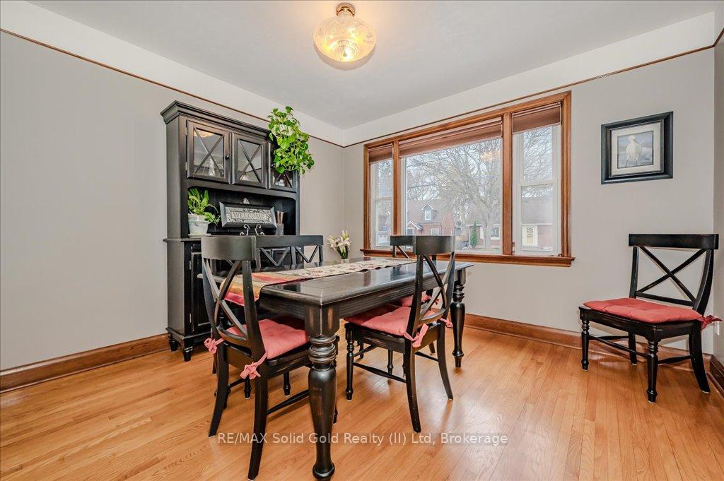 Photo 11 of 167 Lucan Avenue, Waterloo — HOMEH