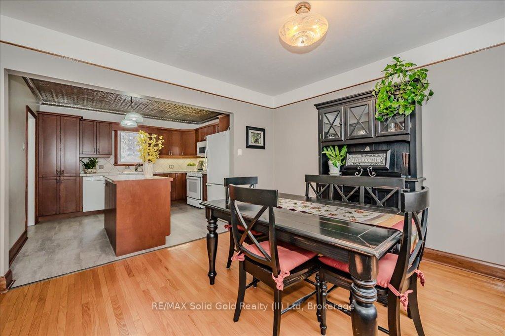 Photo 13 of 167 Lucan Avenue, Waterloo — HOMEH