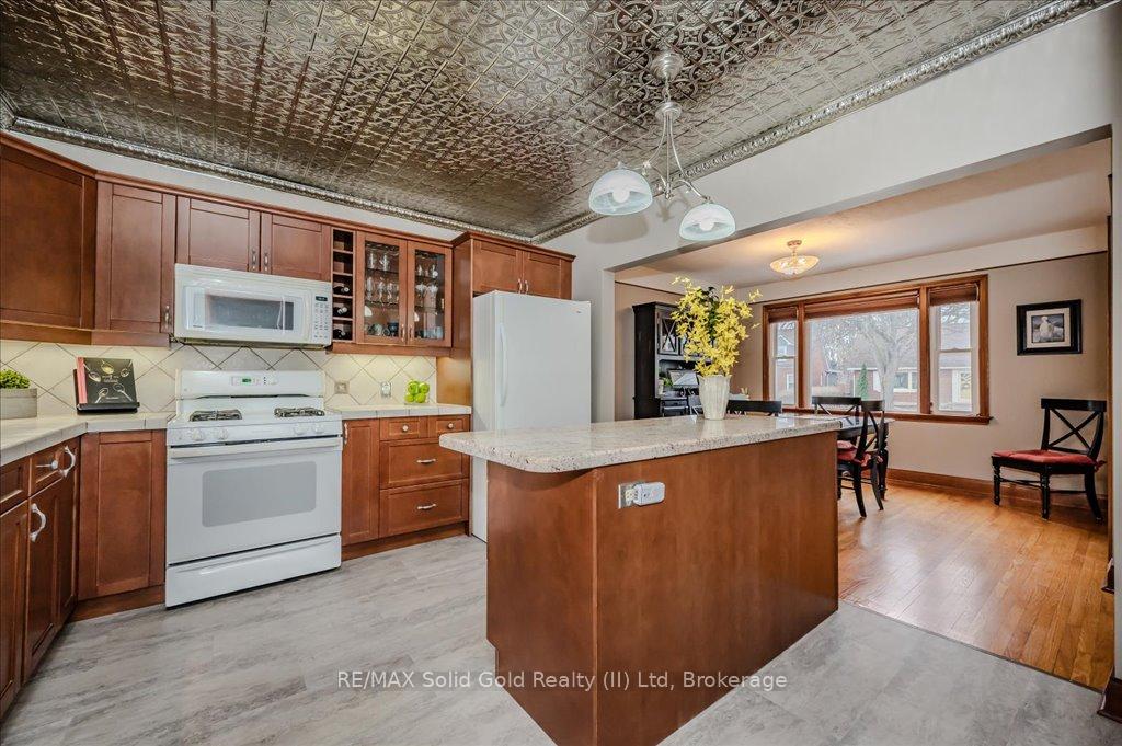 Photo 15 of 167 Lucan Avenue, Waterloo — HOMEH