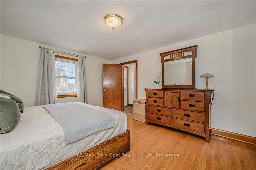 Photo 22 of 167 Lucan Avenue, Waterloo — HOMEH