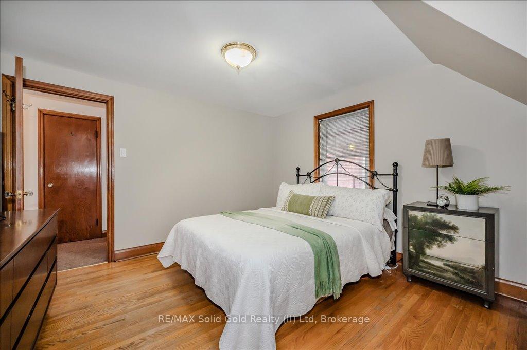 Photo 24 of 167 Lucan Avenue, Waterloo — HOMEH