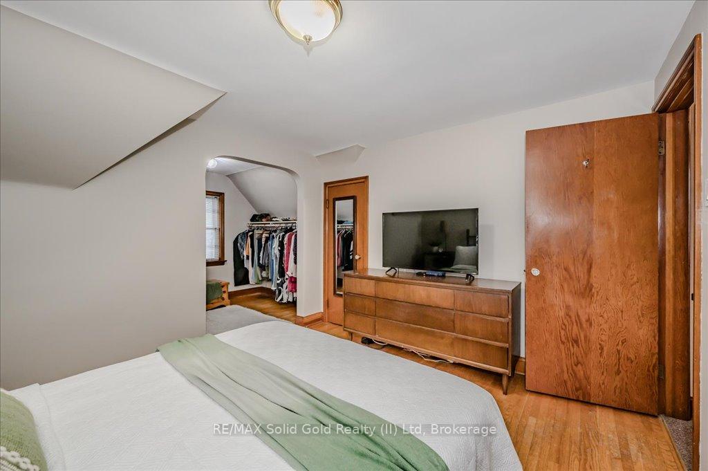 Photo 25 of 167 Lucan Avenue, Waterloo — HOMEH